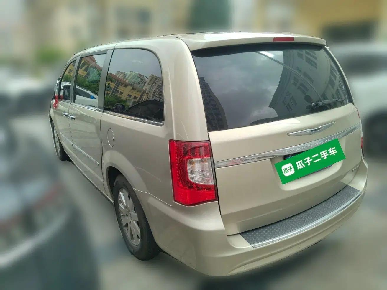 Chrysler Grand Voyager — миниатюра 4