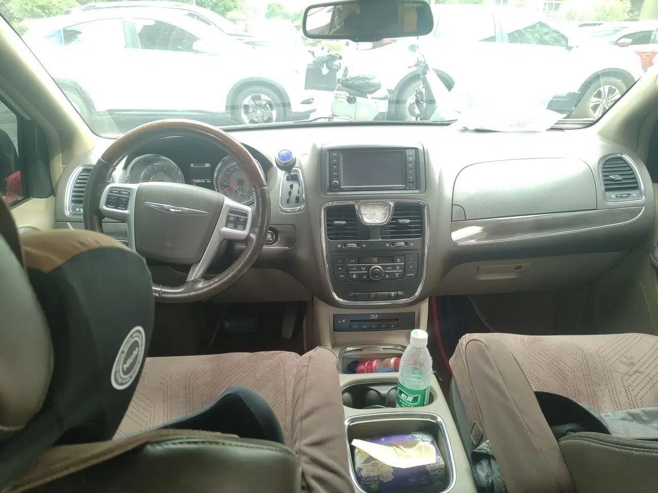 Chrysler Grand Voyager — миниатюра 9