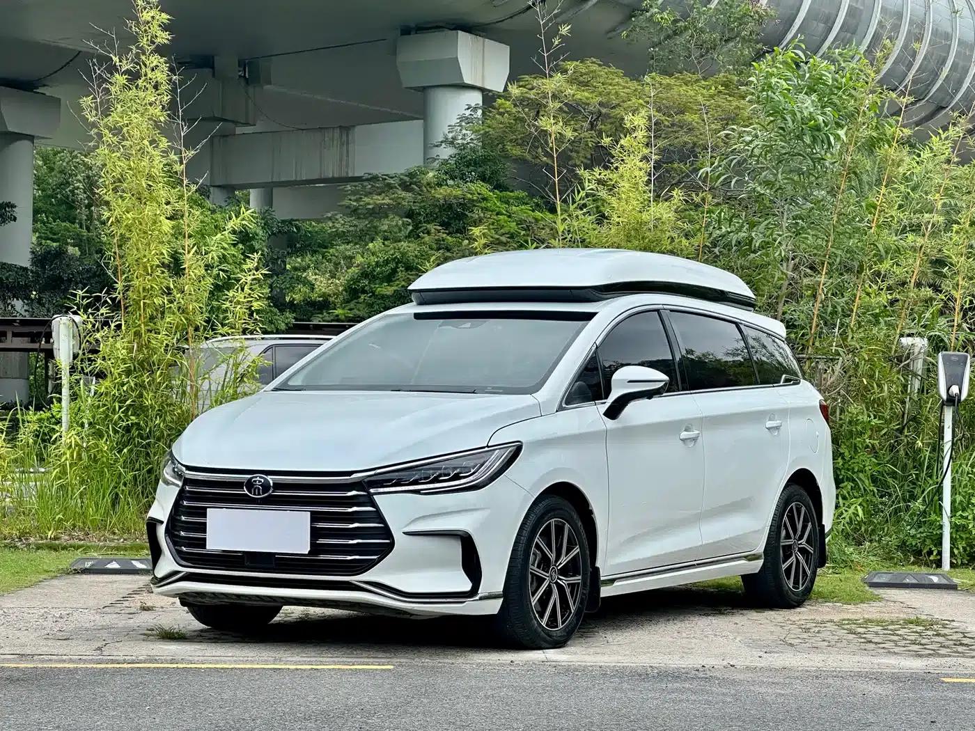 Song MAX New Energy 2022 DM-i 105KM Executive Edition — миниатюра 1