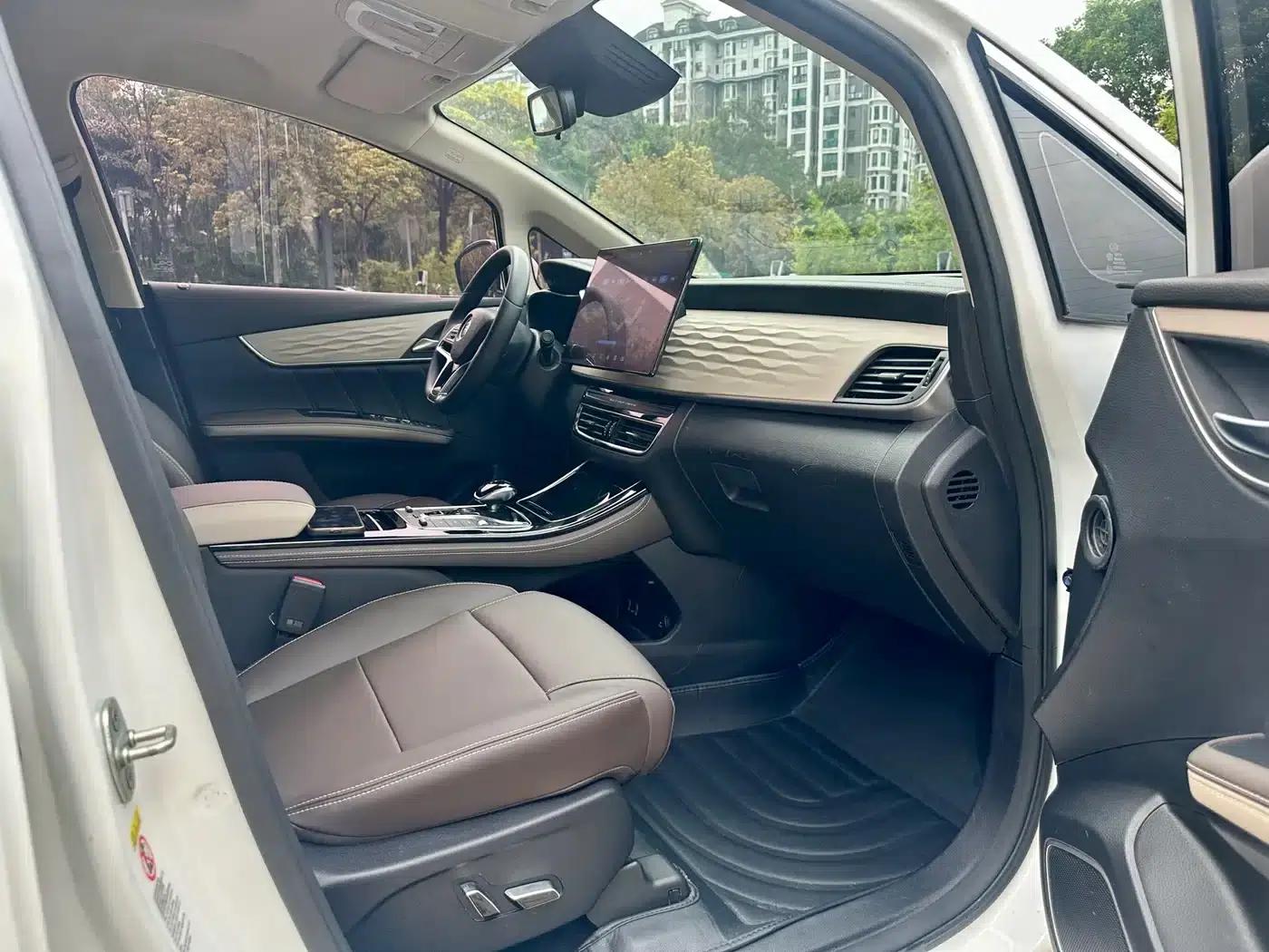 Song MAX New Energy 2022 DM-i 105KM Executive Edition — миниатюра 11