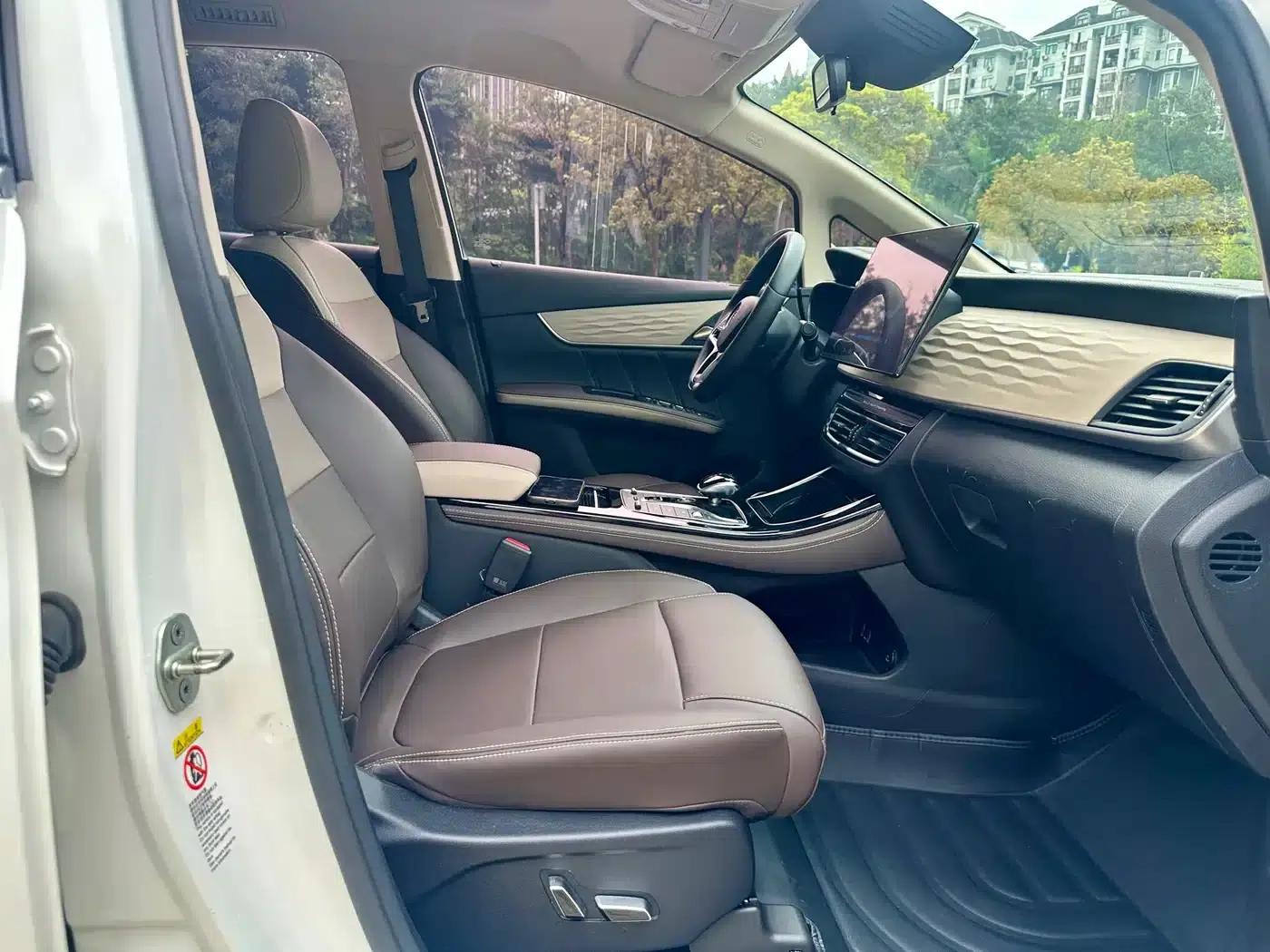 Song MAX New Energy 2022 DM-i 105KM Executive Edition — миниатюра 12
