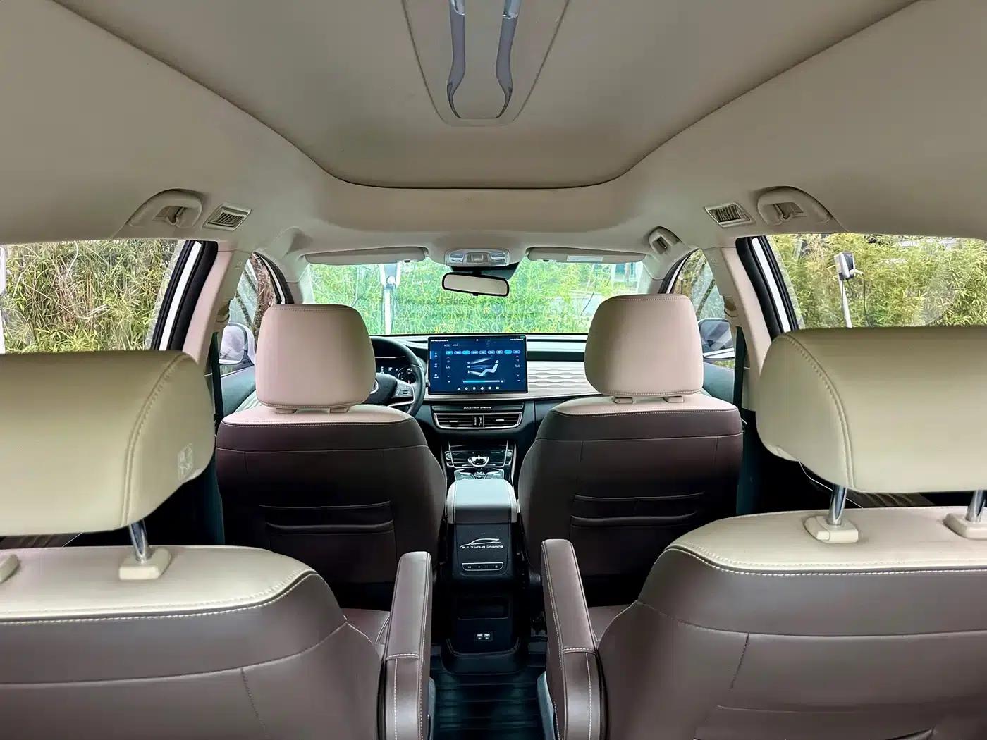 Song MAX New Energy 2022 DM-i 105KM Executive Edition — миниатюра 13