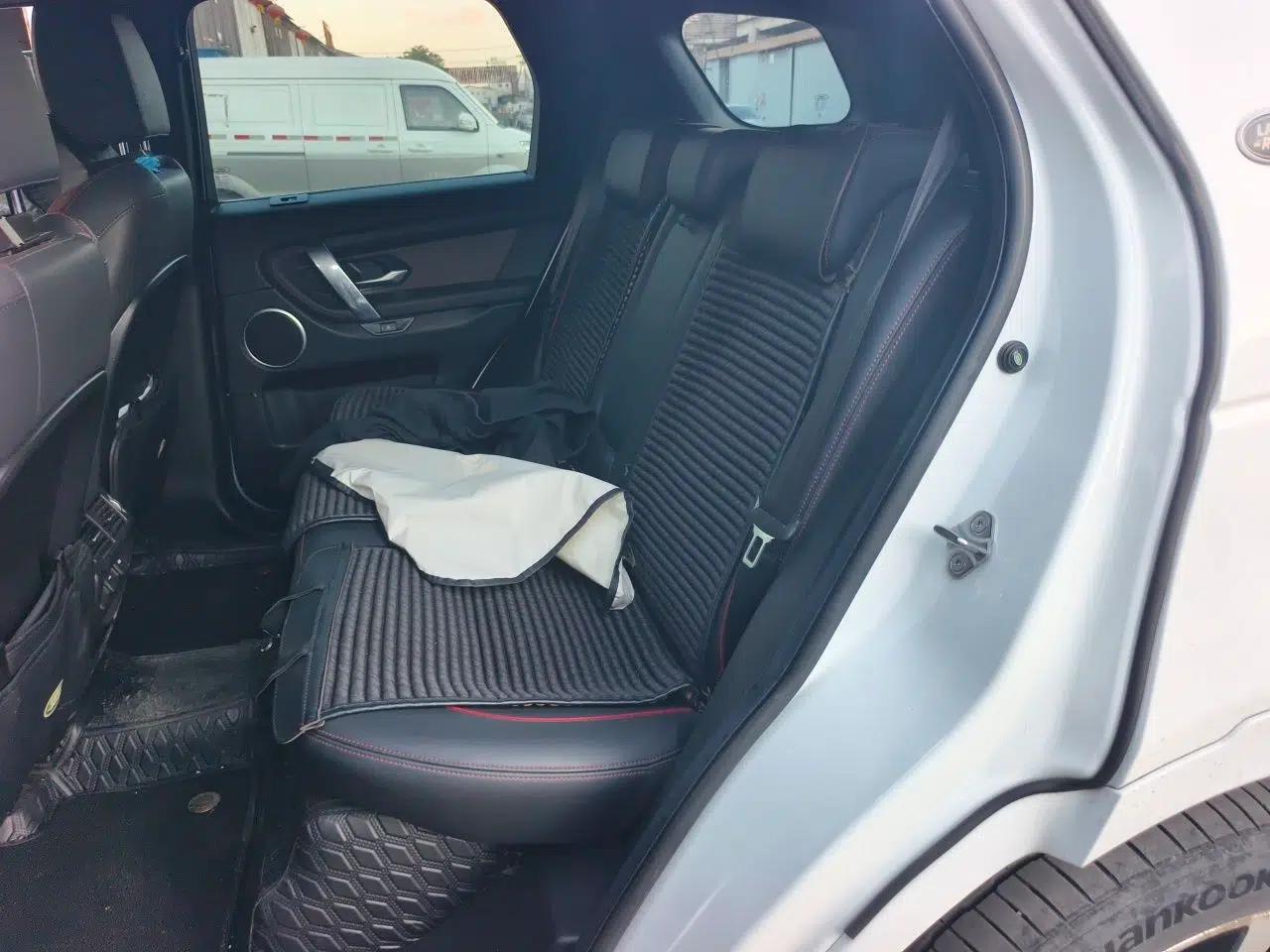 Land Rover Discovery Sport New Energy 2021 P300e Performance Tech Edition — миниатюра 17