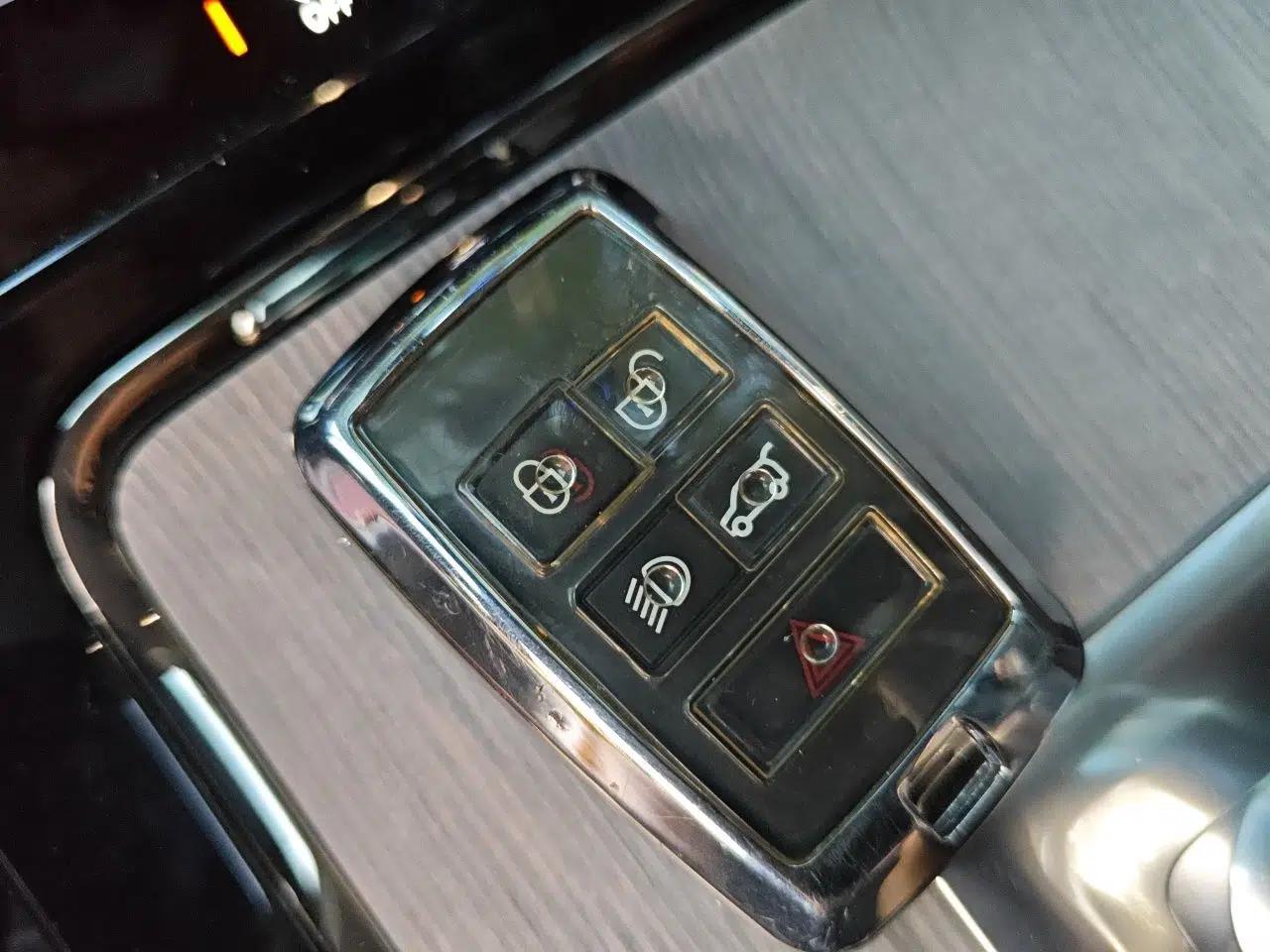 Land Rover Range Evoque New Energy 2022 Aurora L P300e Plug-in Hybrid Electric Version — миниатюра 24
