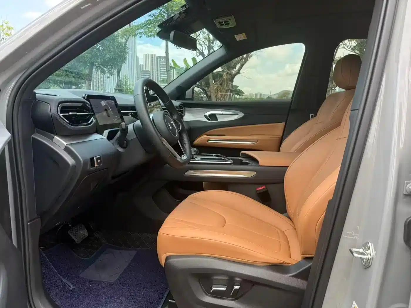 Bestune T90 2025 Dragon Edition 1.5T Enjoyment Model — миниатюра 4