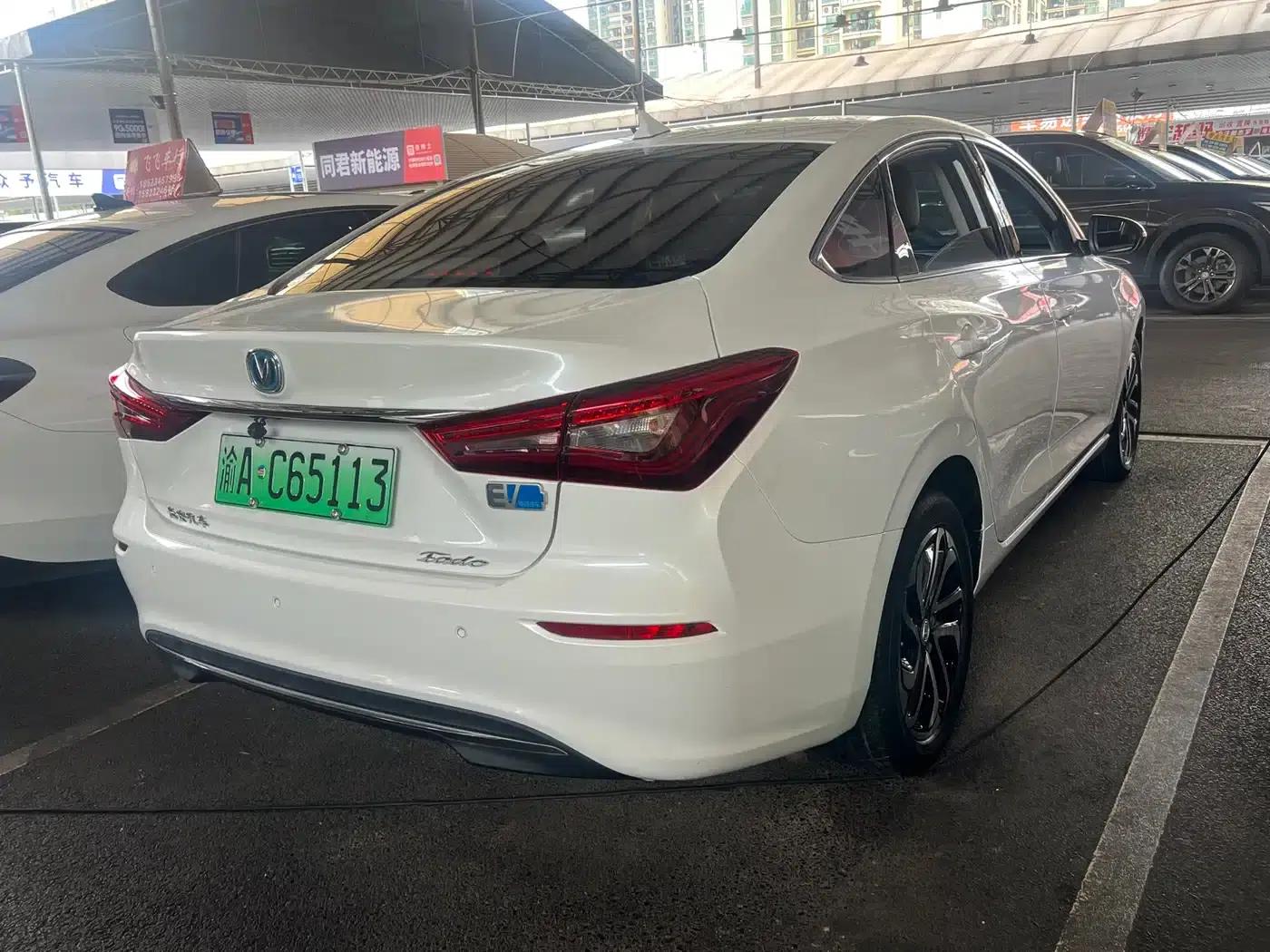 Changan Eado New Energy 2019 EV460 Smart Edition — миниатюра 3