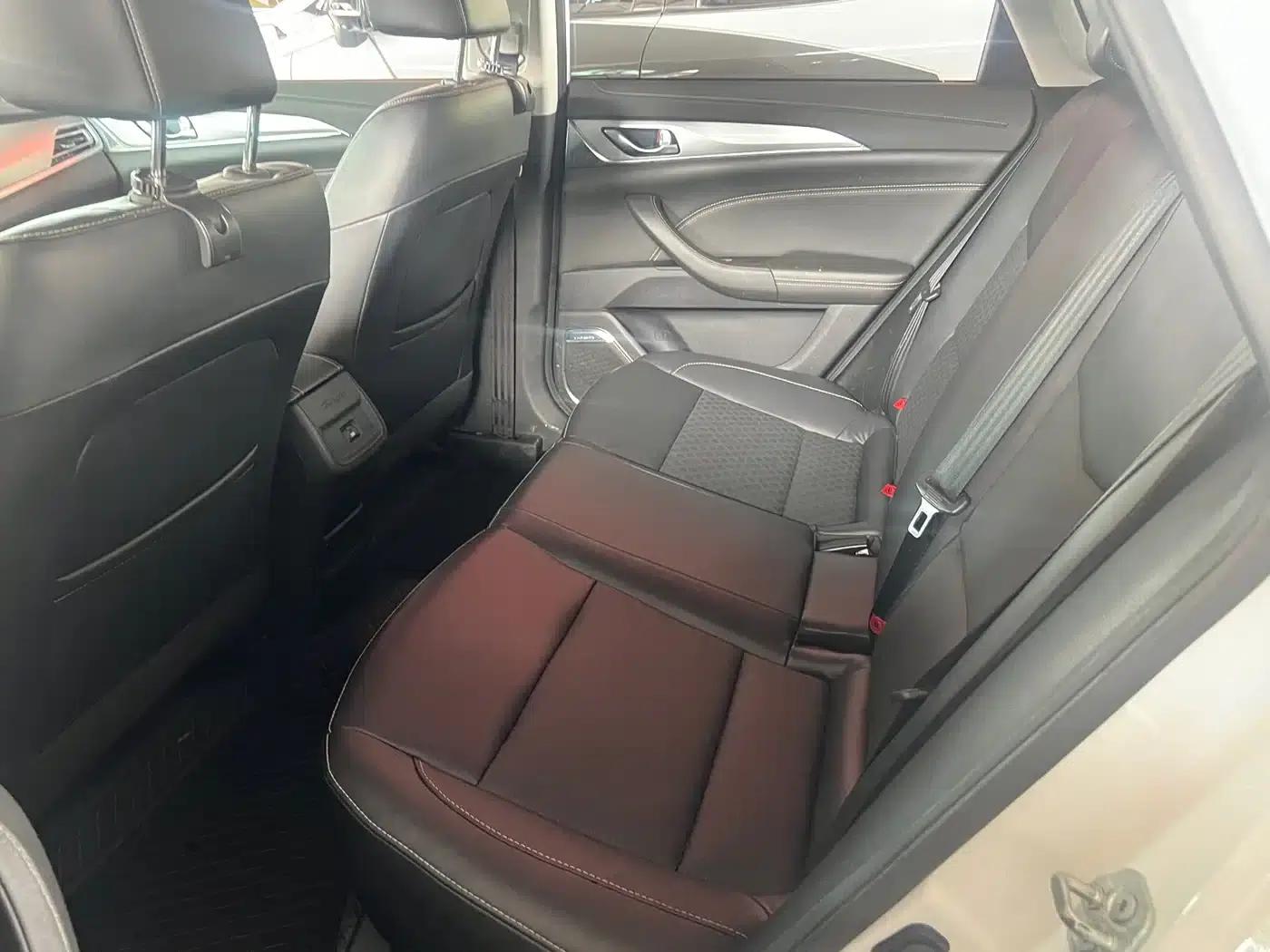 Changan Eado New Energy 2019 EV460 Smart Edition — миниатюра 5