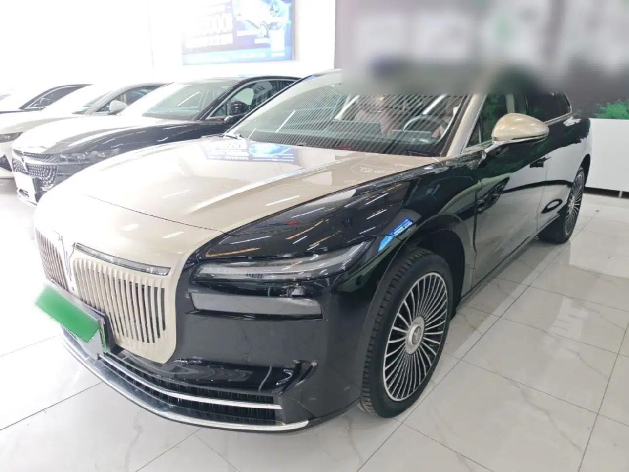 VOYAH Lantu Chiguang L 2026 Four-Wheel-Drive Ultra — миниатюра 1