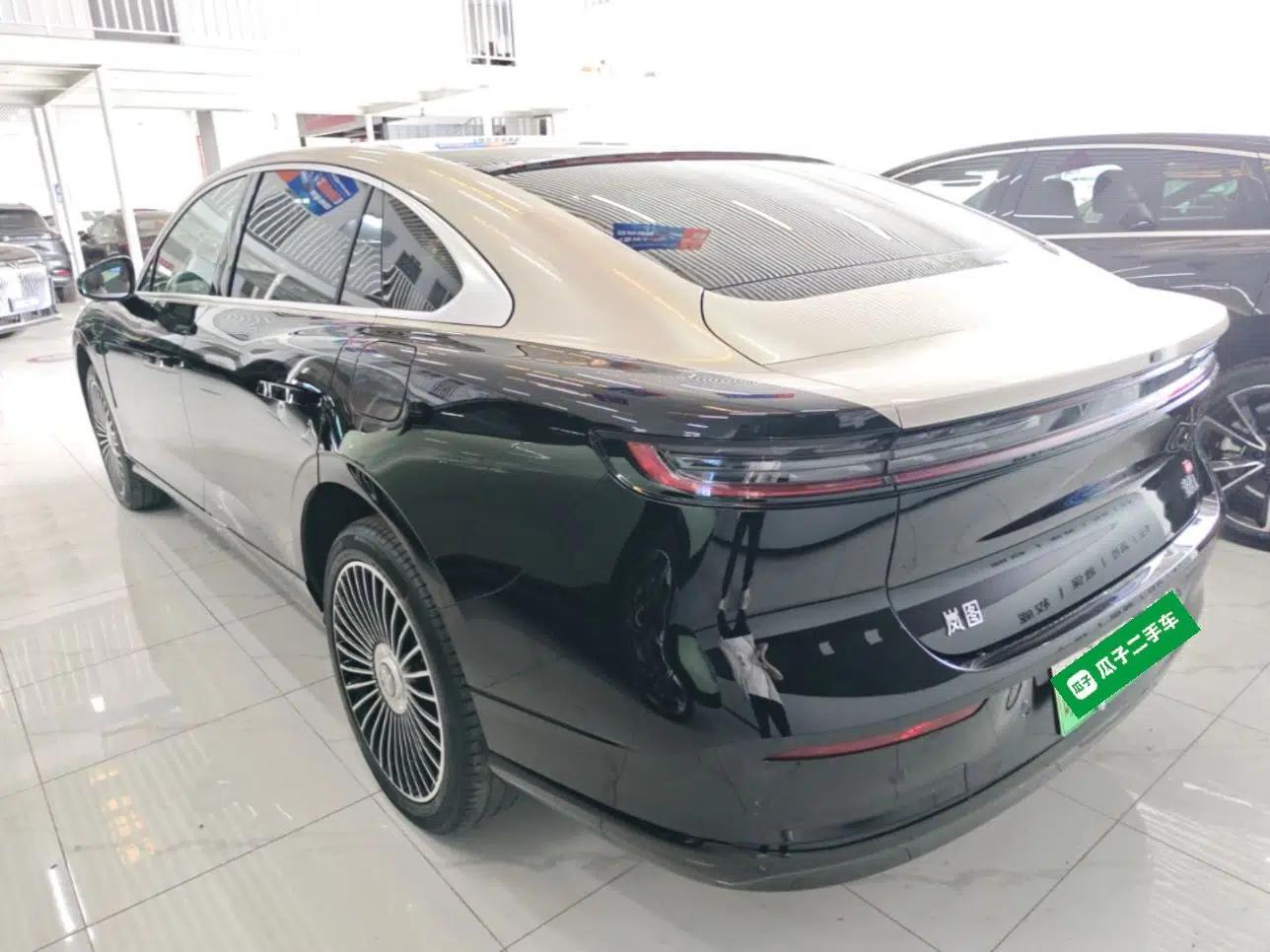 VOYAH Lantu Chiguang L 2026 Four-Wheel-Drive Ultra — миниатюра 4