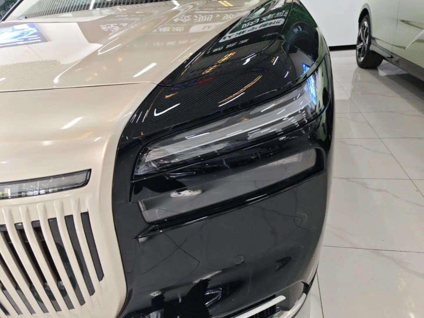 VOYAH Lantu Chiguang L 2026 Four-Wheel-Drive Ultra — миниатюра 8