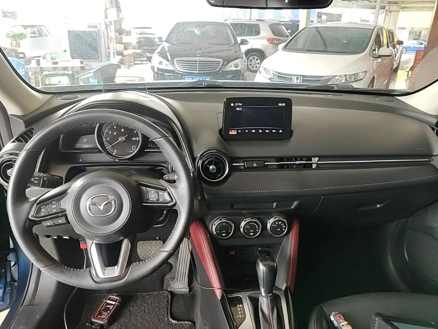 Mazda CX-3 2018 2.0L Automatic Prestige Edition — миниатюра 17