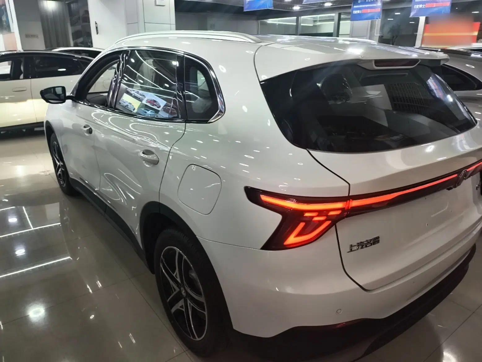 MG ES5 2025 425plus Rear-Drive Version — миниатюра 4