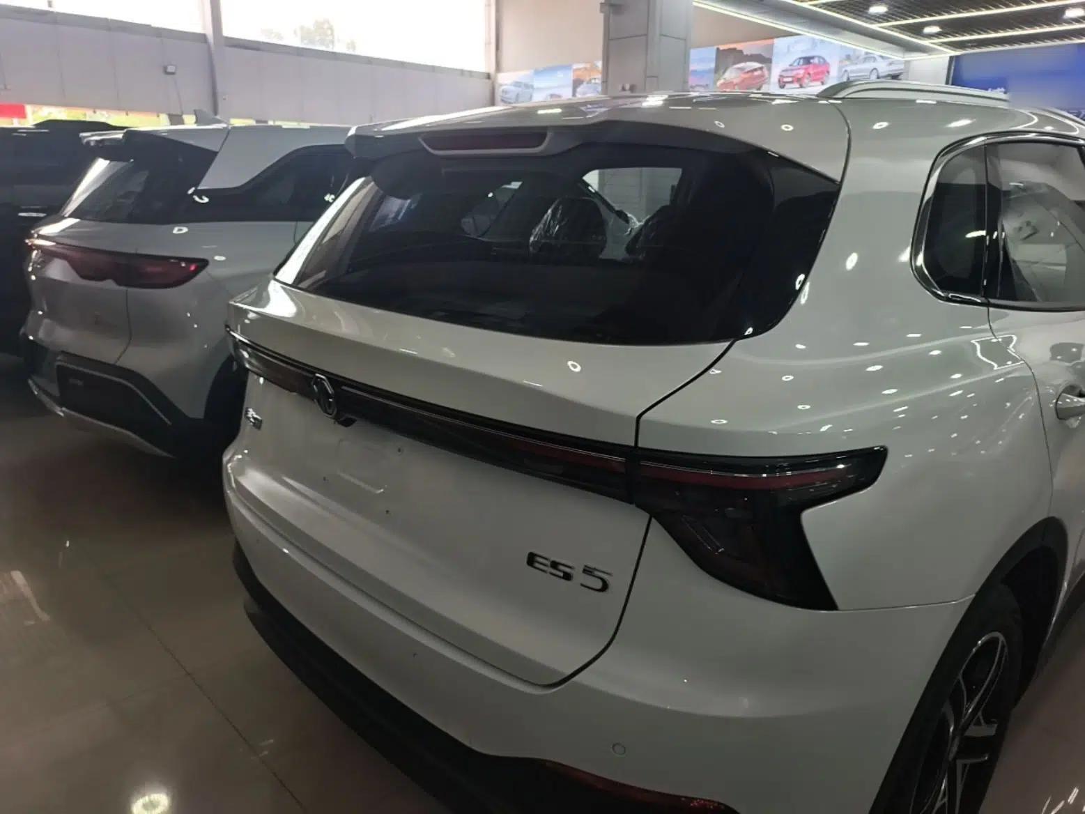 MG ES5 2025 425plus Rear-Drive Version — миниатюра 5