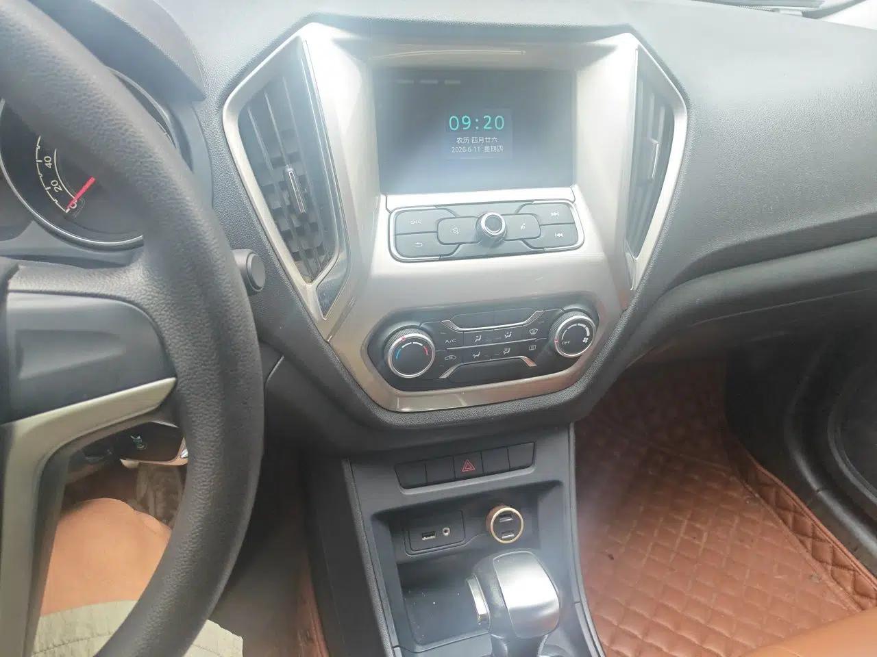 MG GT 2016 1.5T Automatic Value-Added Luxury Edition — миниатюра 13