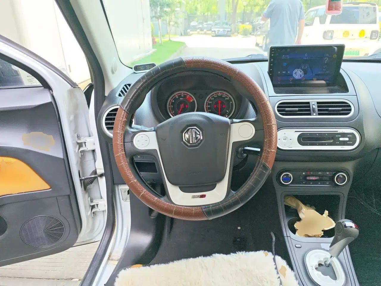 MG 3SW 2015 1.5L AMT Elite Model — миниатюра 10
