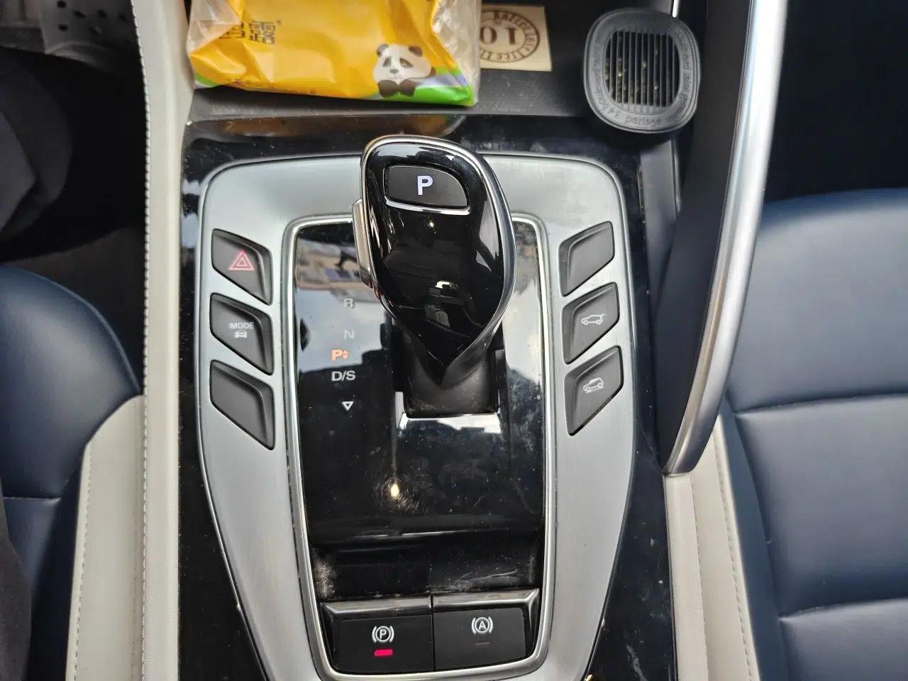 MG Pilot 2021 300TGI Automatic Two-Wheel Drive Trophy Deluxe Edition — миниатюра 14