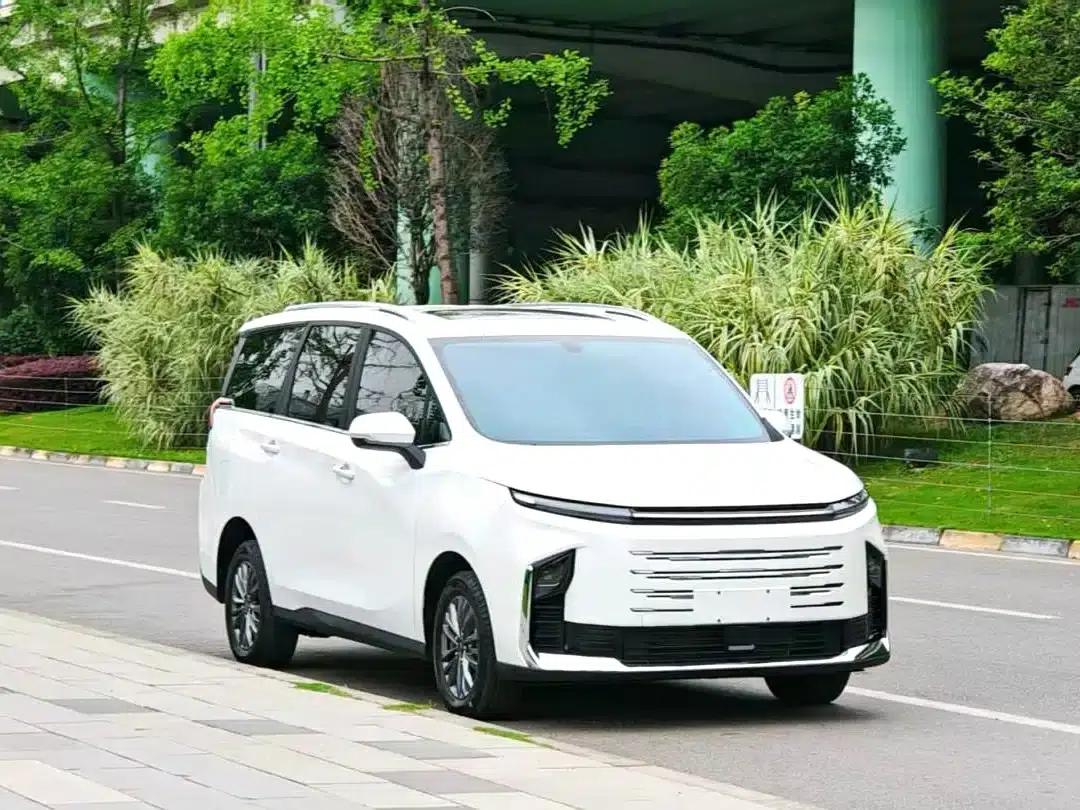 Maxus G50 Plug-in Hybrid 2025 Facelift Navigator Edition — миниатюра 3