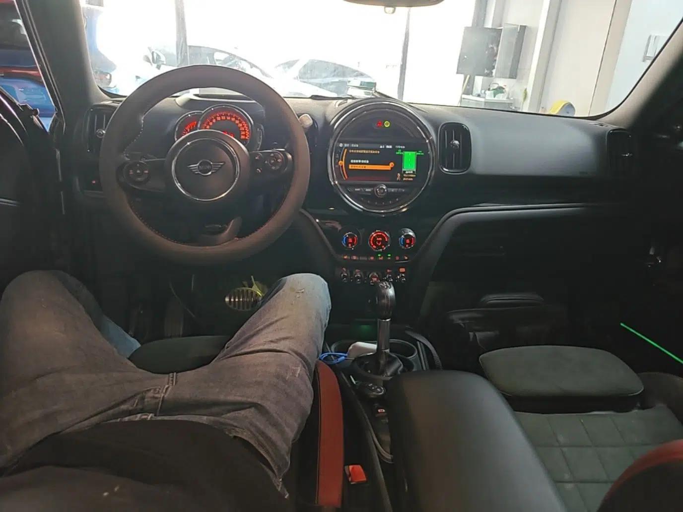 MINI JCM COUNTRYMAN 2018 2.0T JOHN COOPER WORKS ALL-IN — миниатюра 12