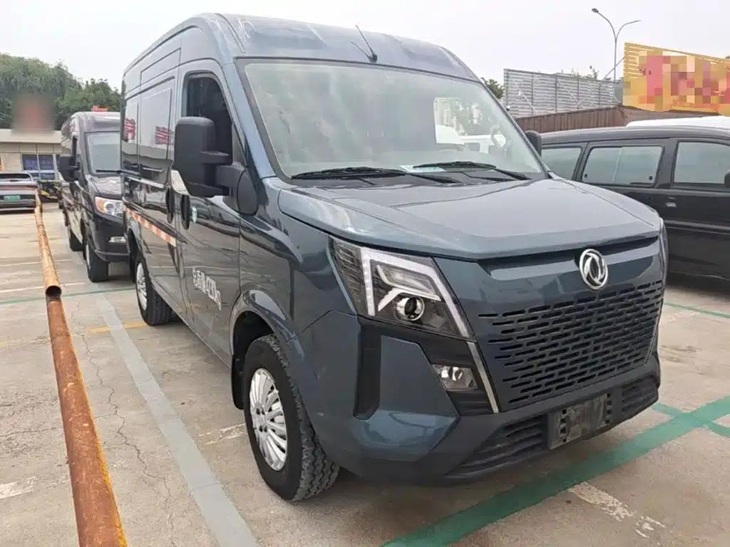 Yufeng 2023 V9+ 2.3T Manual Front-Wheel Drive Van with Short Wheelbase, Mid-Roof, 3 Seats — миниатюра 4