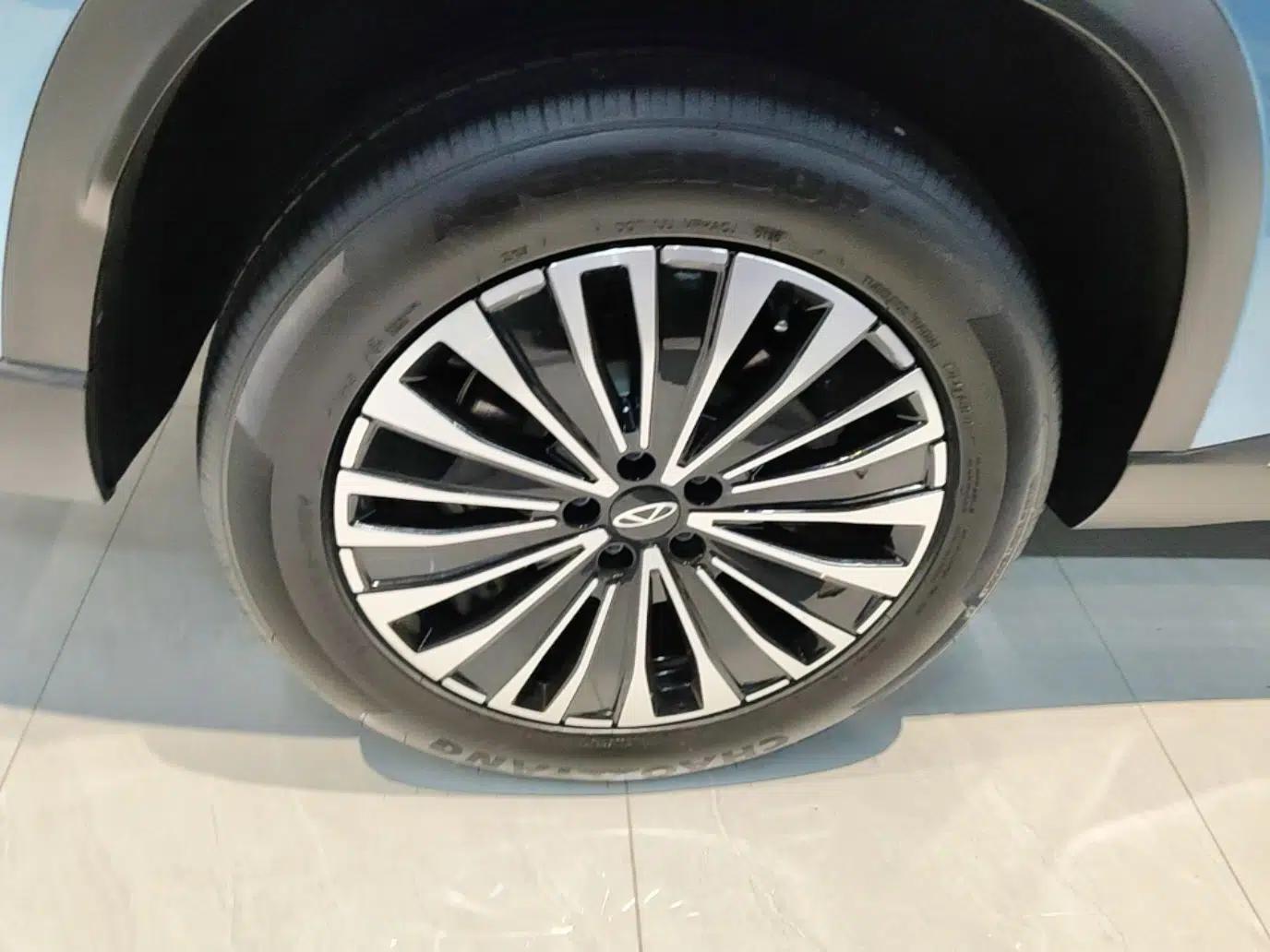 Chery Tiggo 8 PLUS C-DM 2025 1.5T 116 km Prestige Version 5 Seats — миниатюра 11