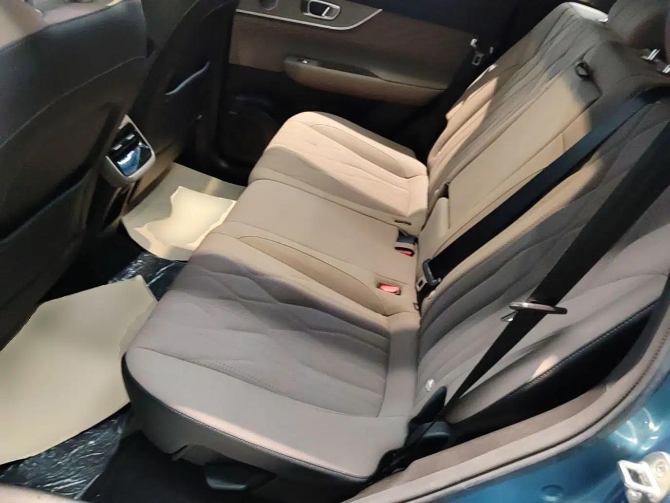 Chery Tiggo 8 PLUS C-DM 2025 1.5T 116 km Prestige Version 5 Seats — миниатюра 25