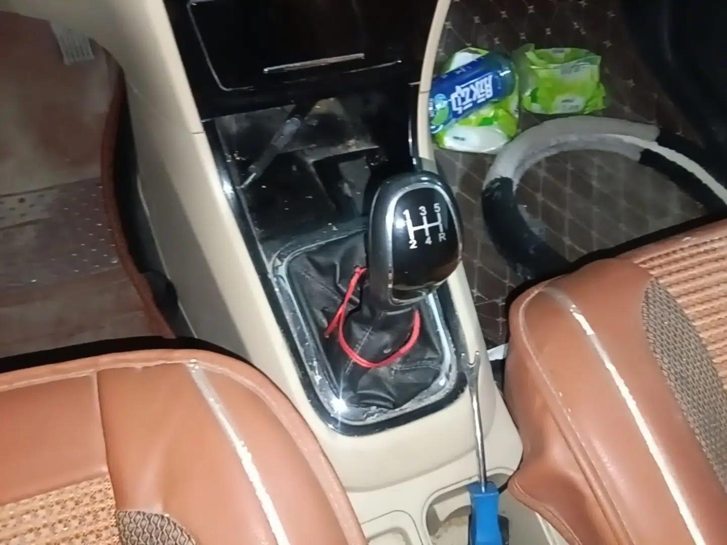 Chery E3 2015 1.5L Manual ZhiShang Model — миниатюра 16