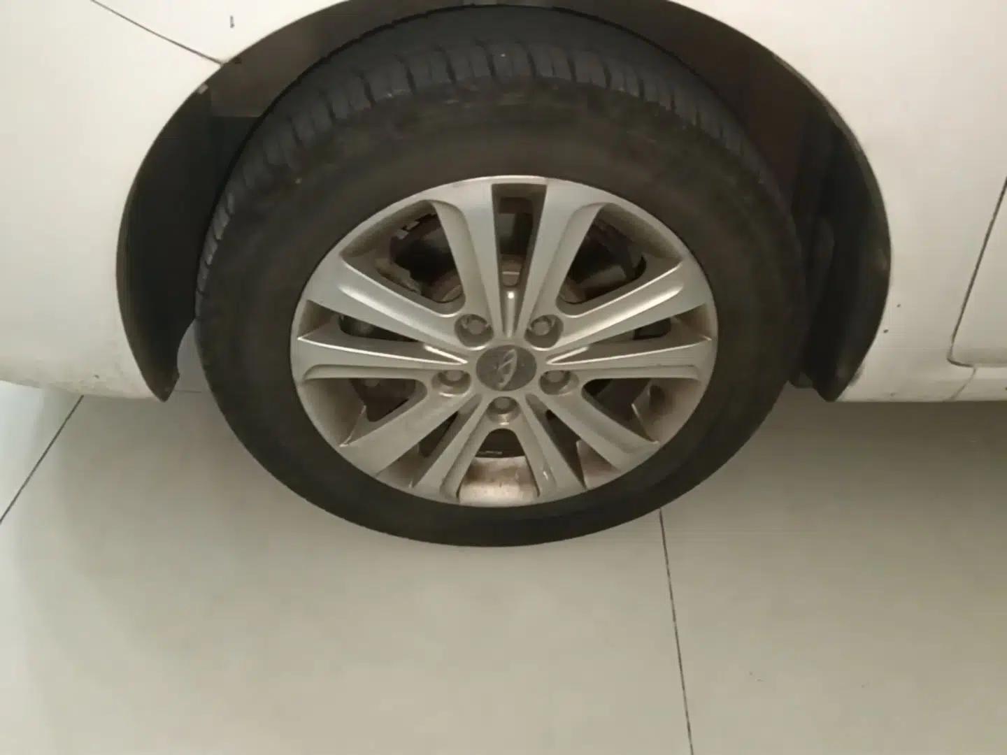 Chery E3 2015 1.5L Manual ZhiShang Model — миниатюра 10