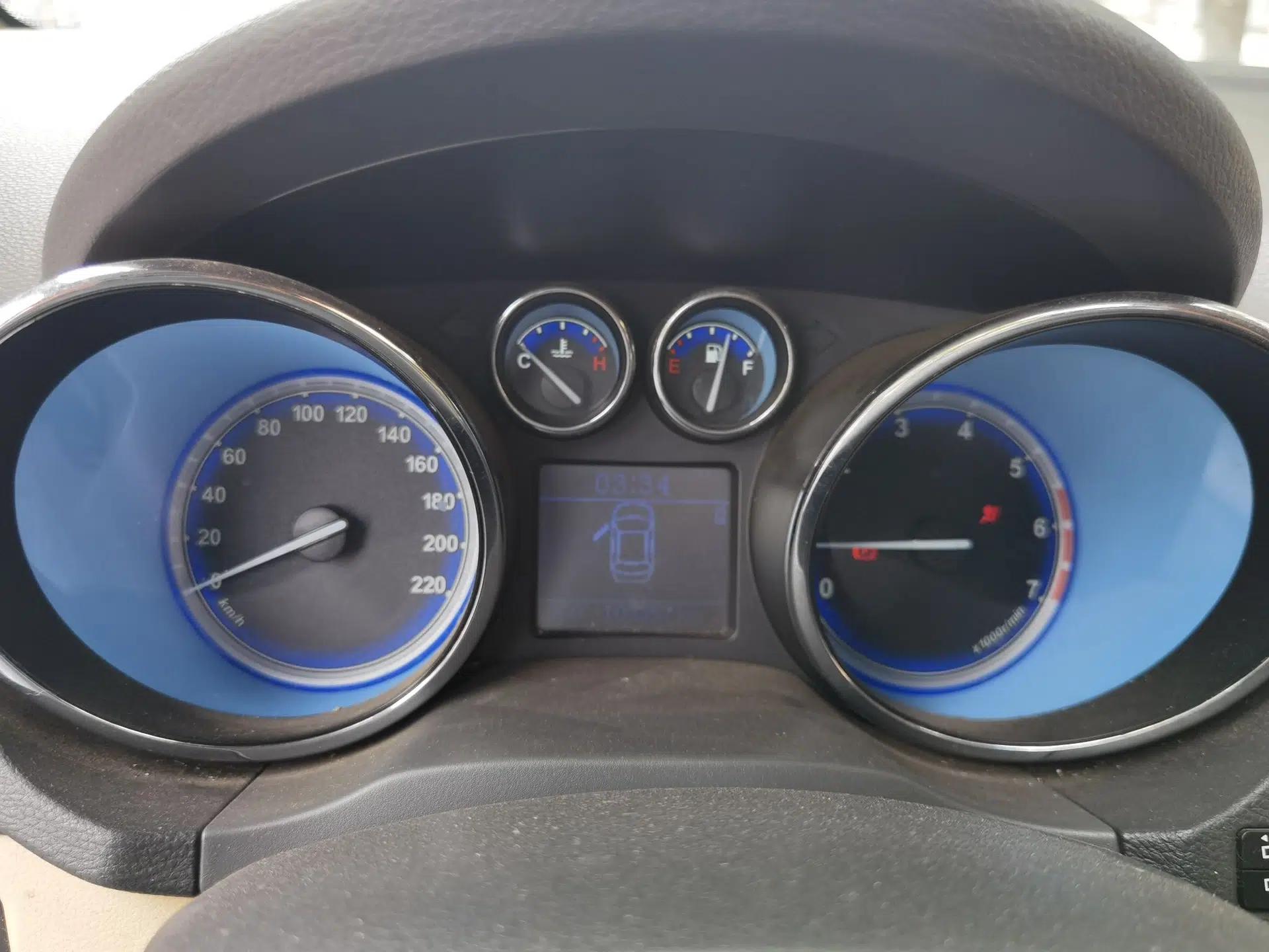 Chery E3 2013 1.5L Manual ZhiShang Model — миниатюра 11