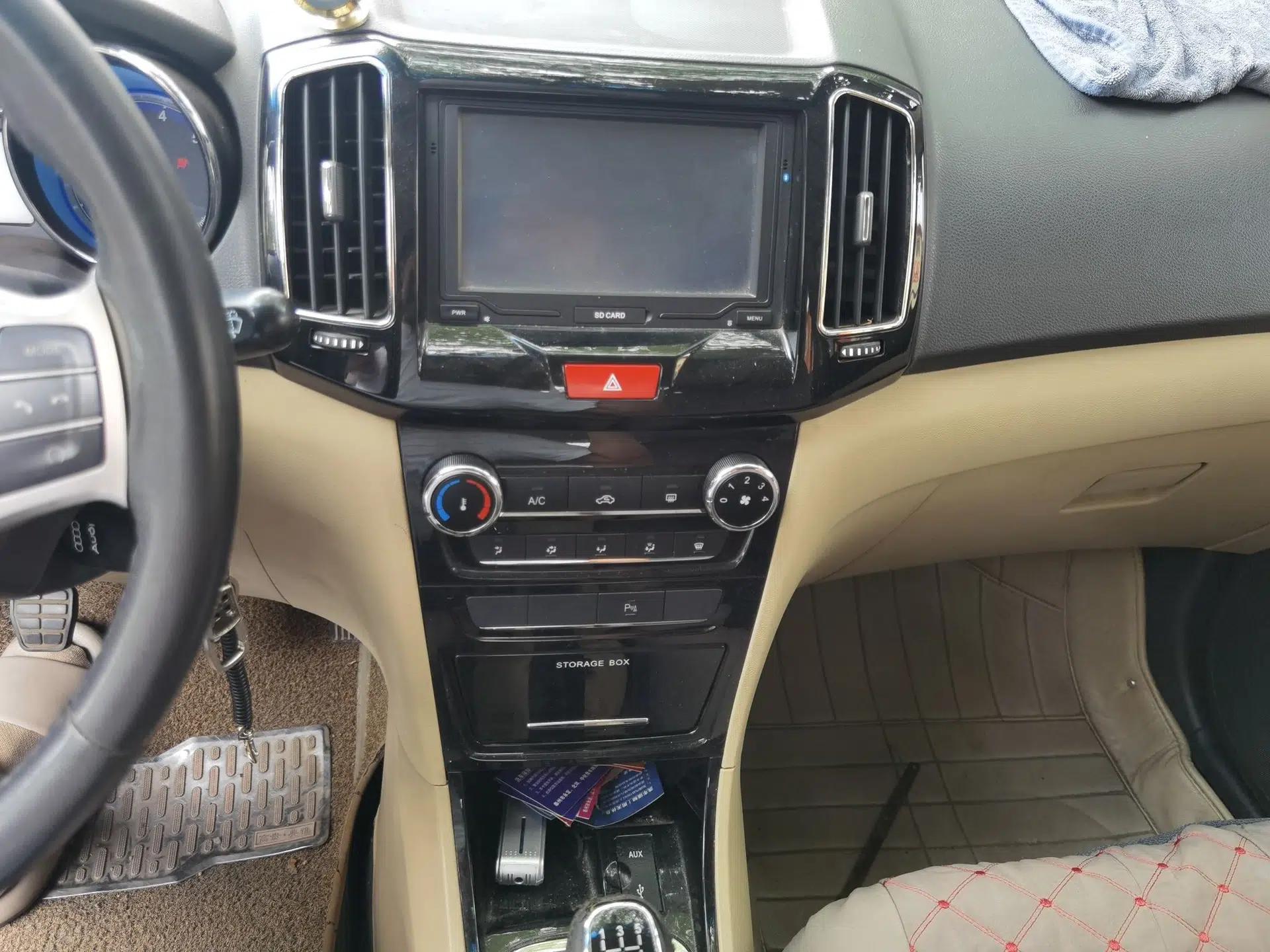 Chery E3 2013 1.5L Manual ZhiShang Model — миниатюра 13