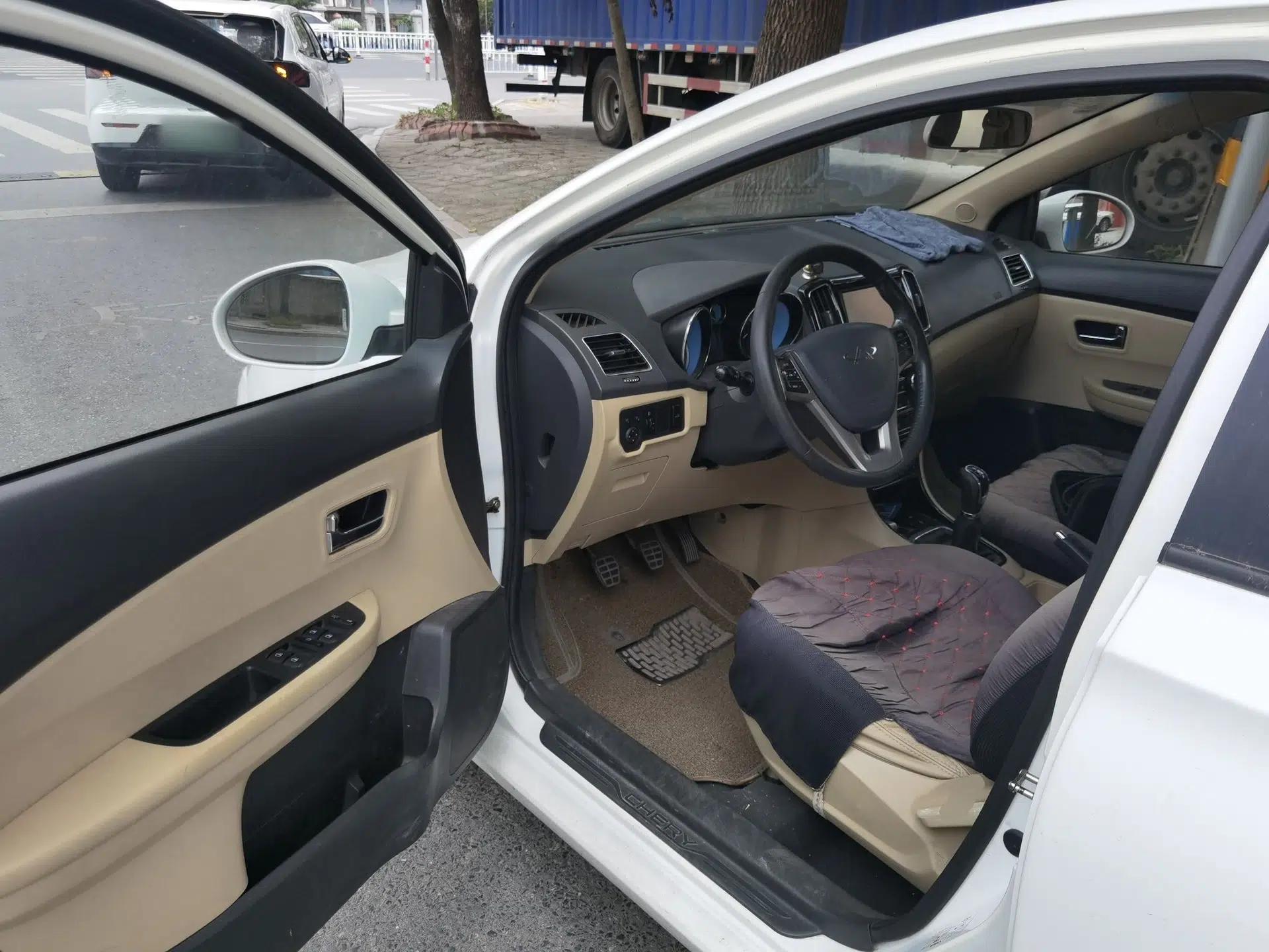 Chery E3 2013 1.5L Manual ZhiShang Model — миниатюра 16