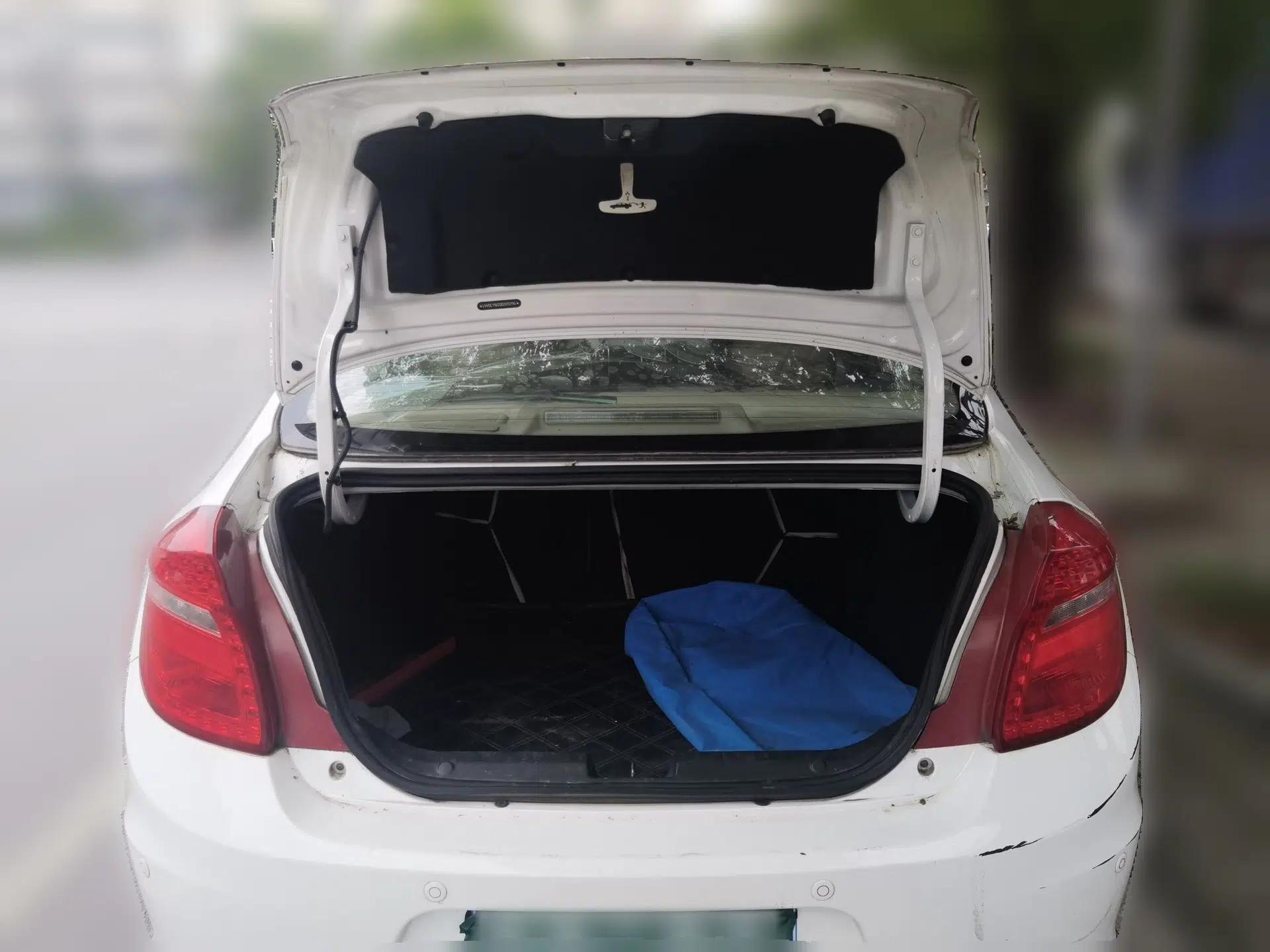 Chery E3 2013 1.5L Manual ZhiShang Model — миниатюра 19