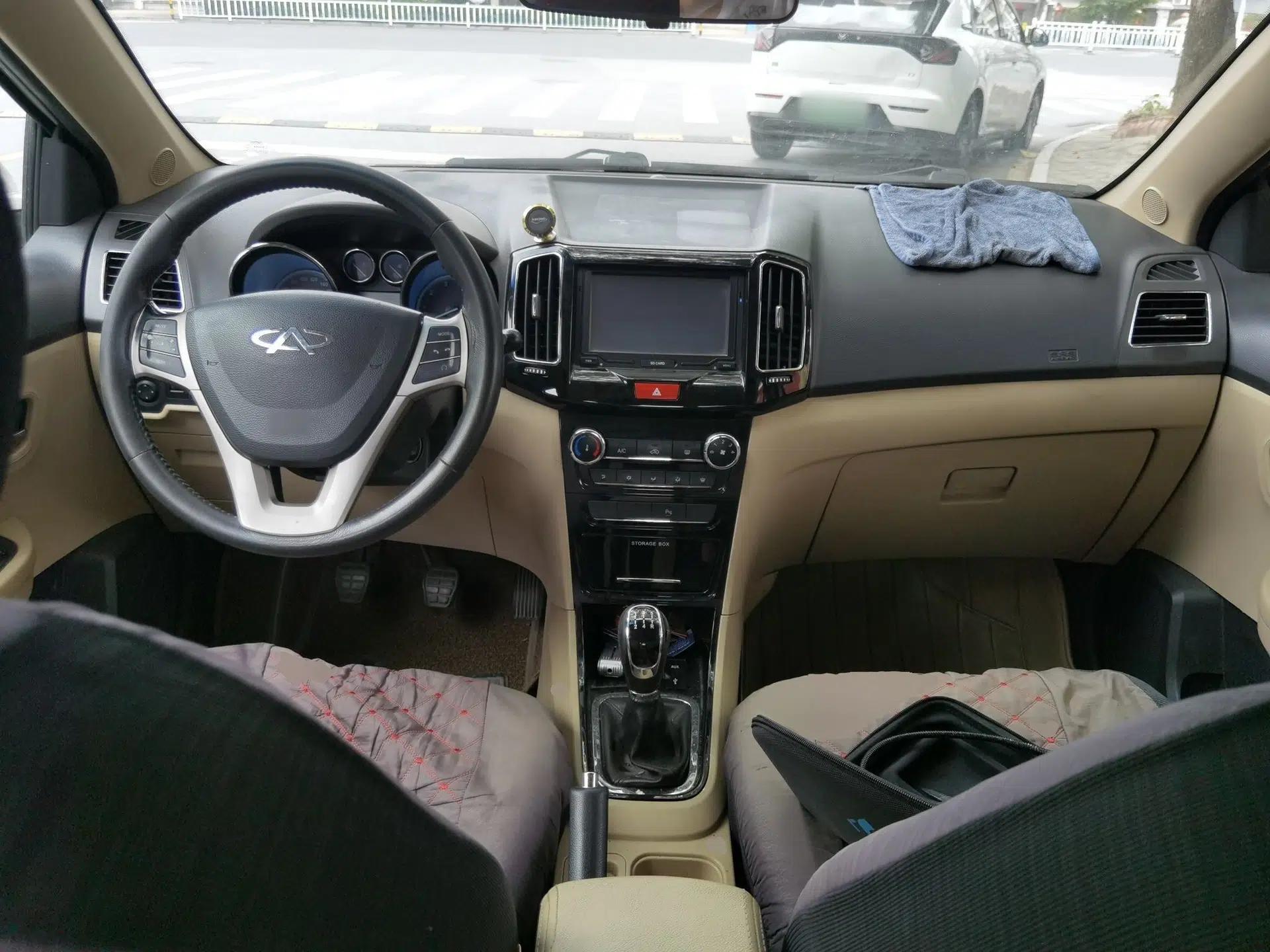 Chery E3 2013 1.5L Manual ZhiShang Model — миниатюра 9