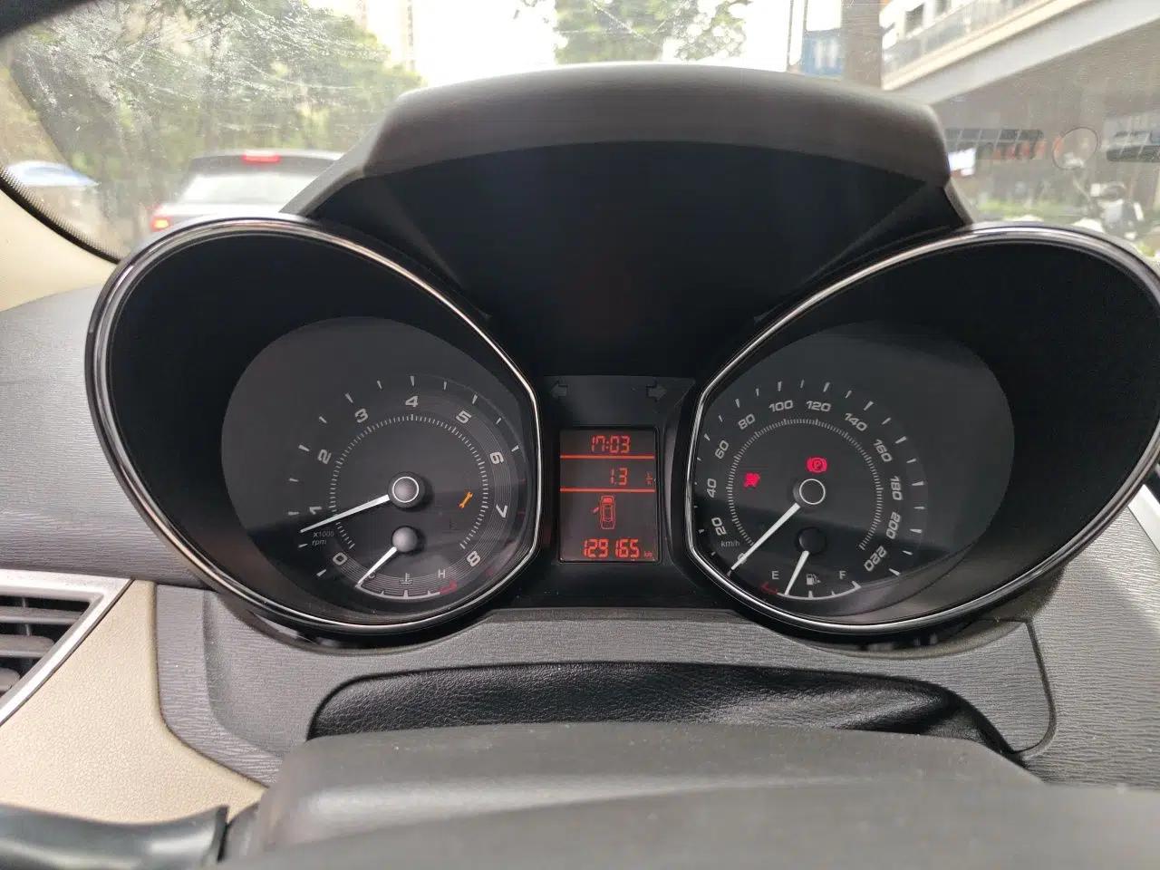 Chery Arrizo 7 2013 1.6L Manual Zhi Ling Edition — миниатюра 11