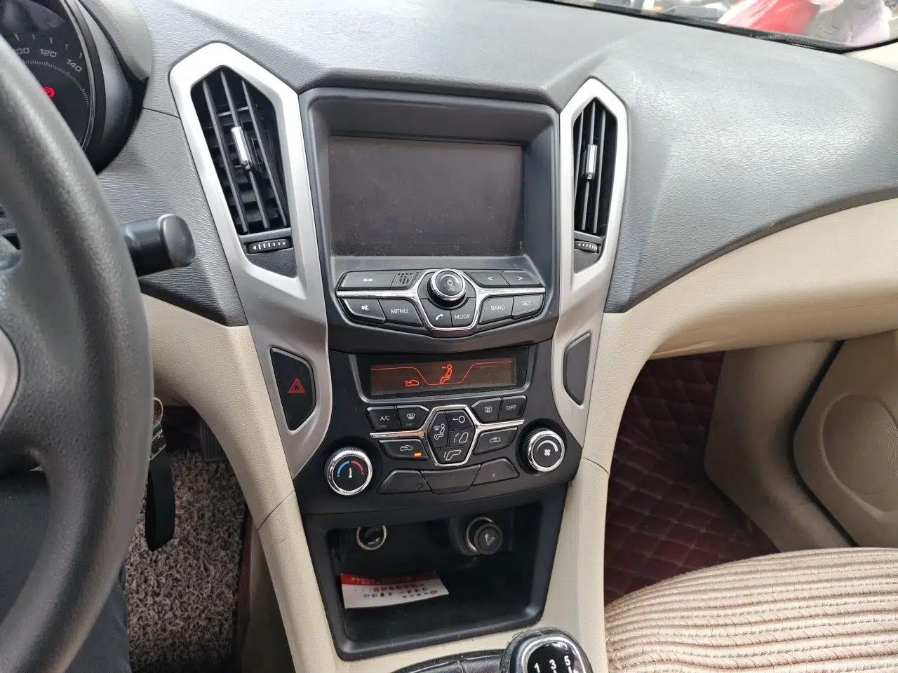 Chery Arrizo 7 2013 1.6L Manual Zhi Ling Edition — миниатюра 13