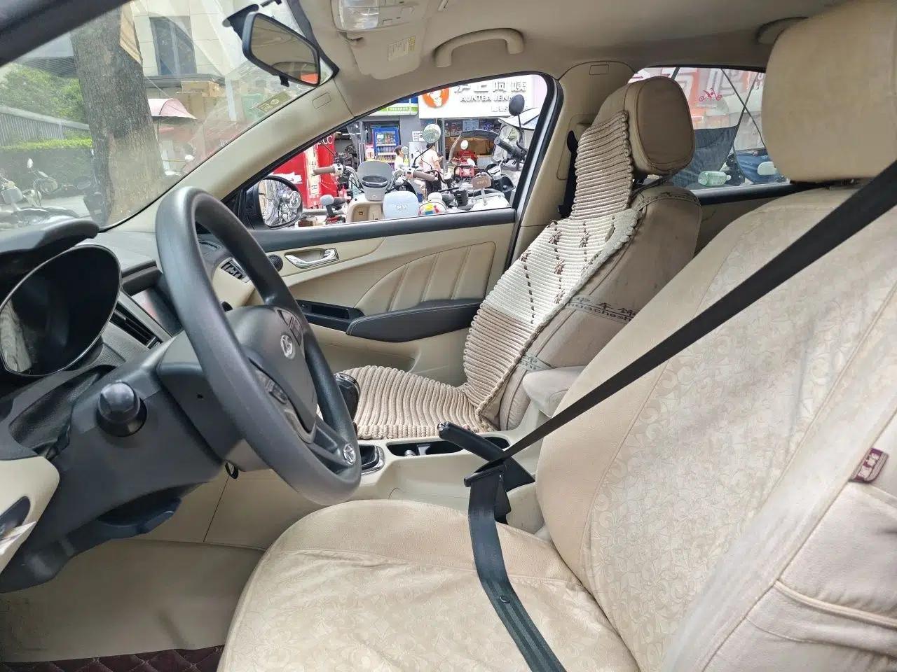 Chery Arrizo 7 2013 1.6L Manual Zhi Ling Edition — миниатюра 15