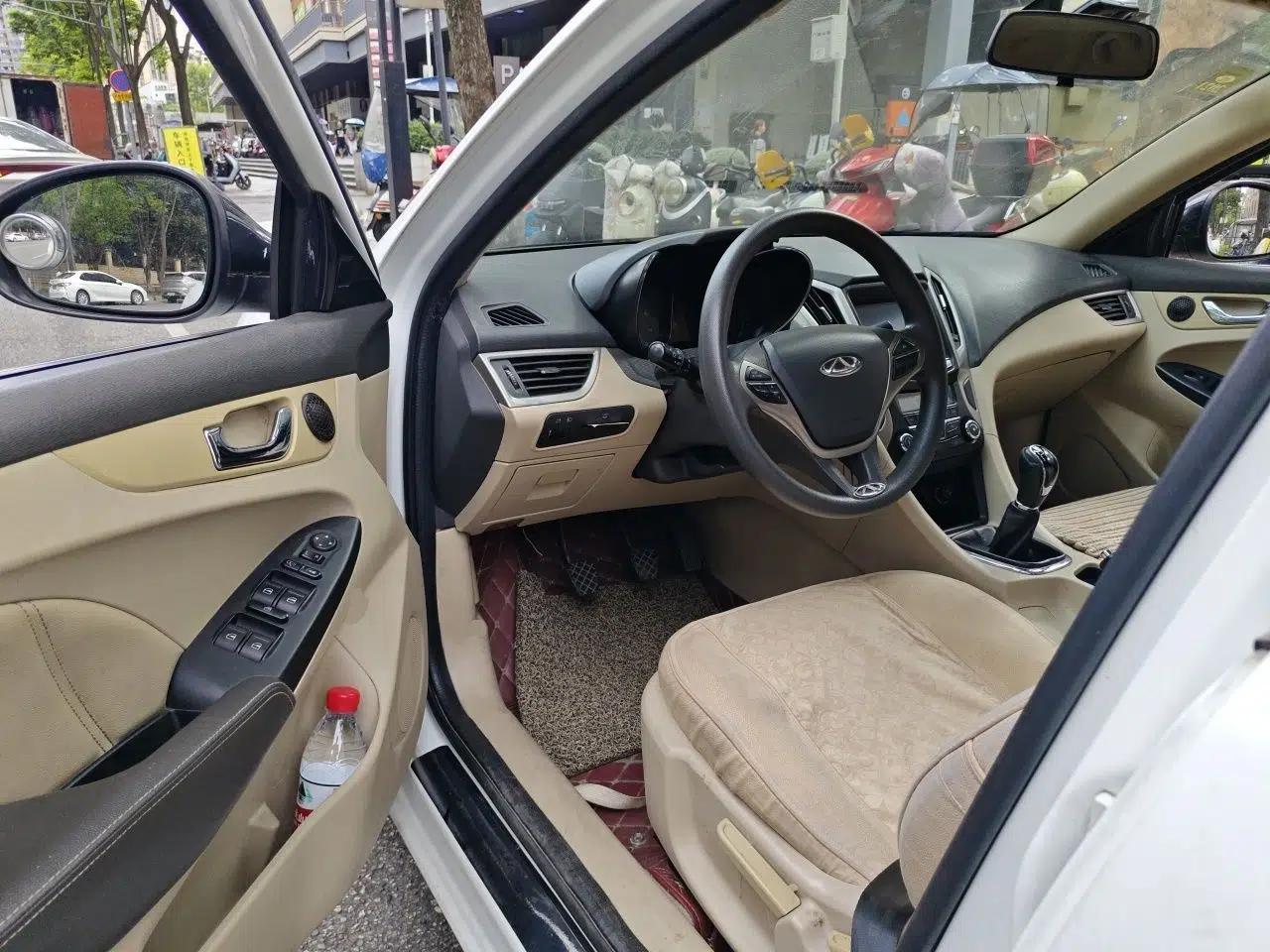 Chery Arrizo 7 2013 1.6L Manual Zhi Ling Edition — миниатюра 16
