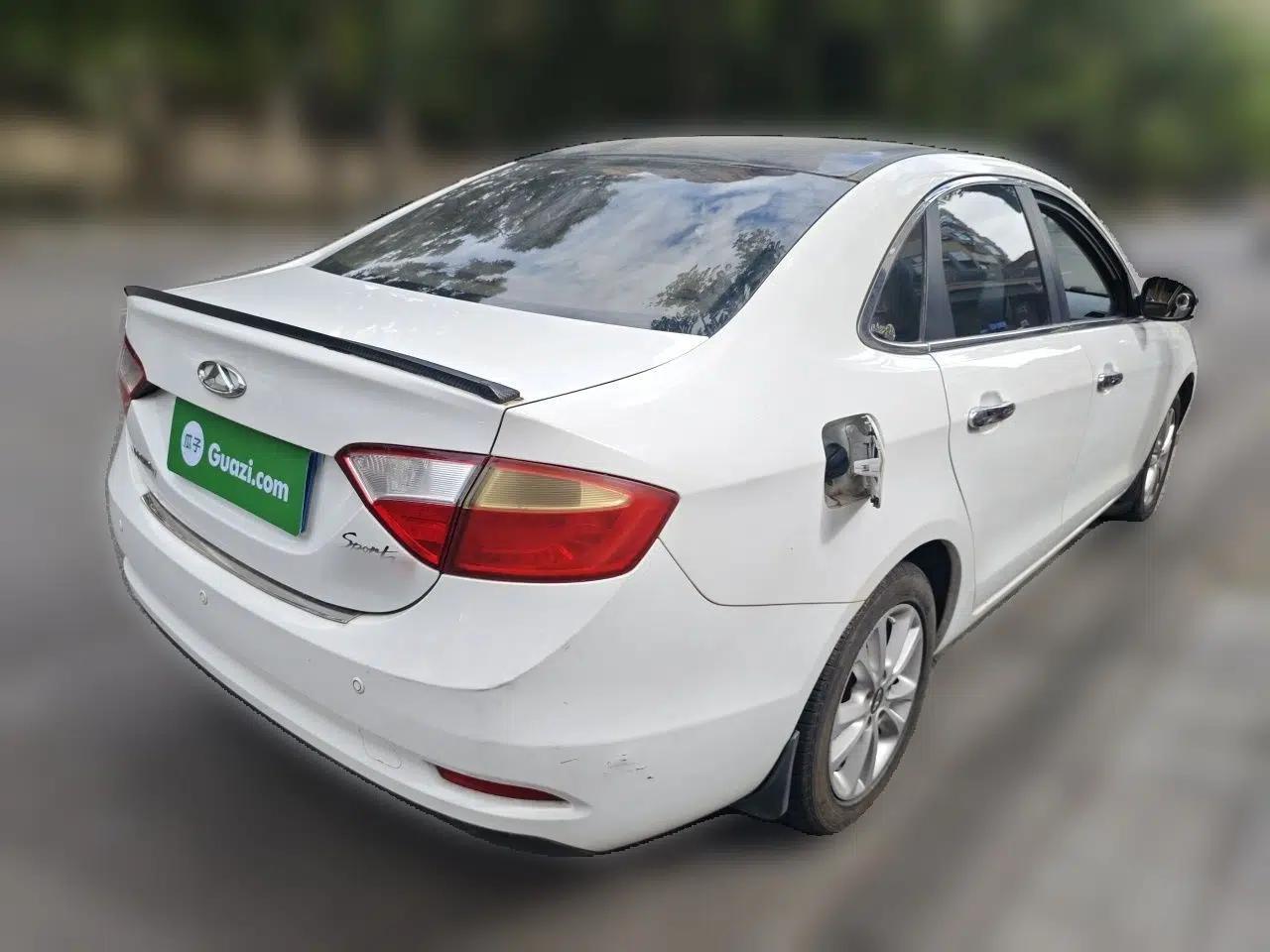 Chery Arrizo 7 2013 1.6L Manual Zhi Ling Edition — миниатюра 6