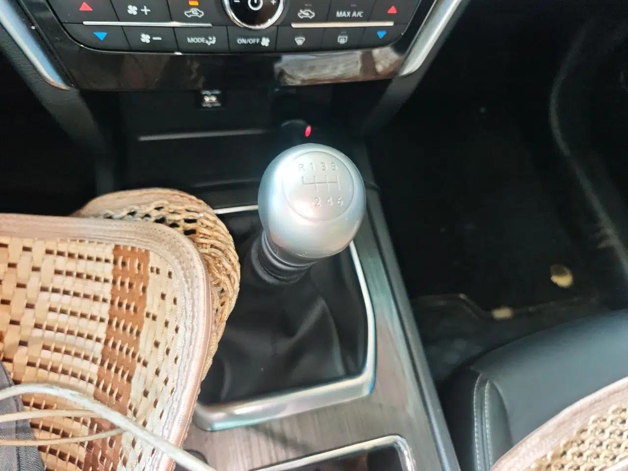 Venucia T90 2017 2.0L Manual ZhiShang Edition — миниатюра 14