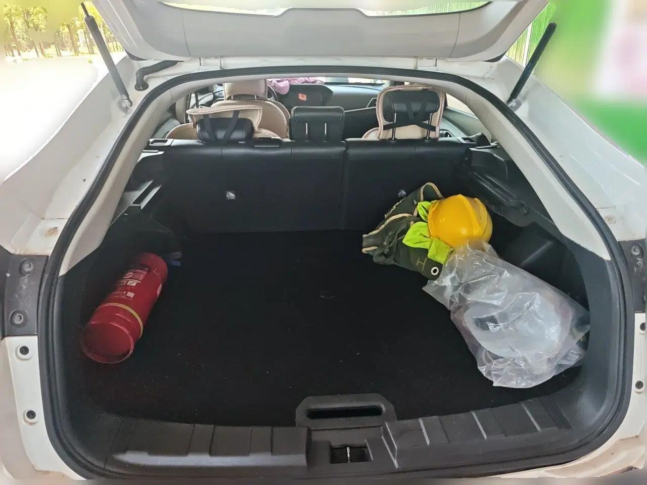 Venucia T90 2017 2.0L Manual ZhiShang Edition — миниатюра 19