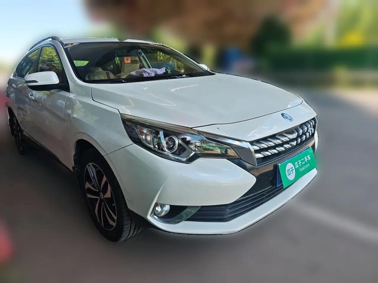 Venucia T90 2017 2.0L Manual ZhiShang Edition — миниатюра 3