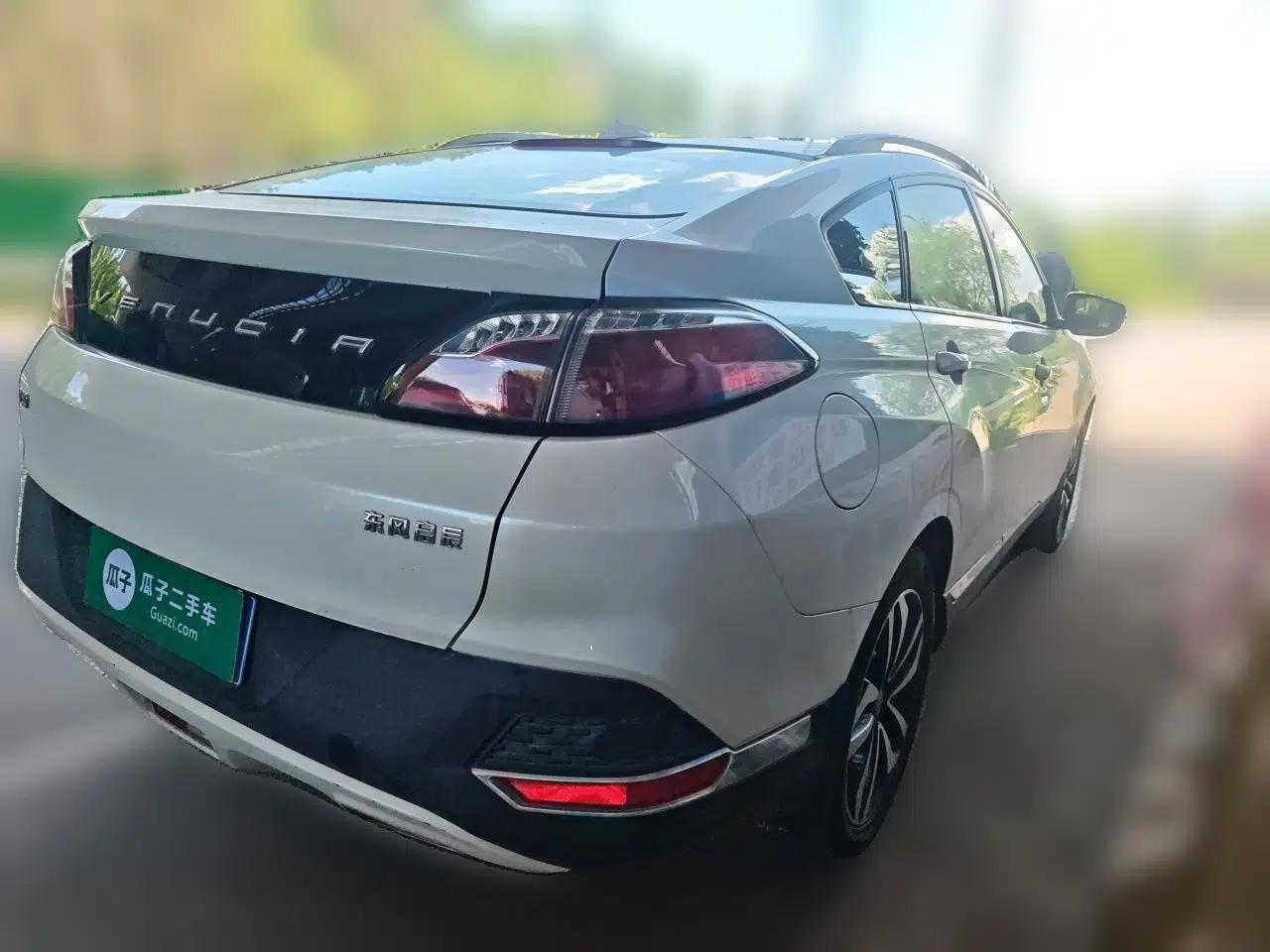 Venucia T90 2017 2.0L Manual ZhiShang Edition — миниатюра 6