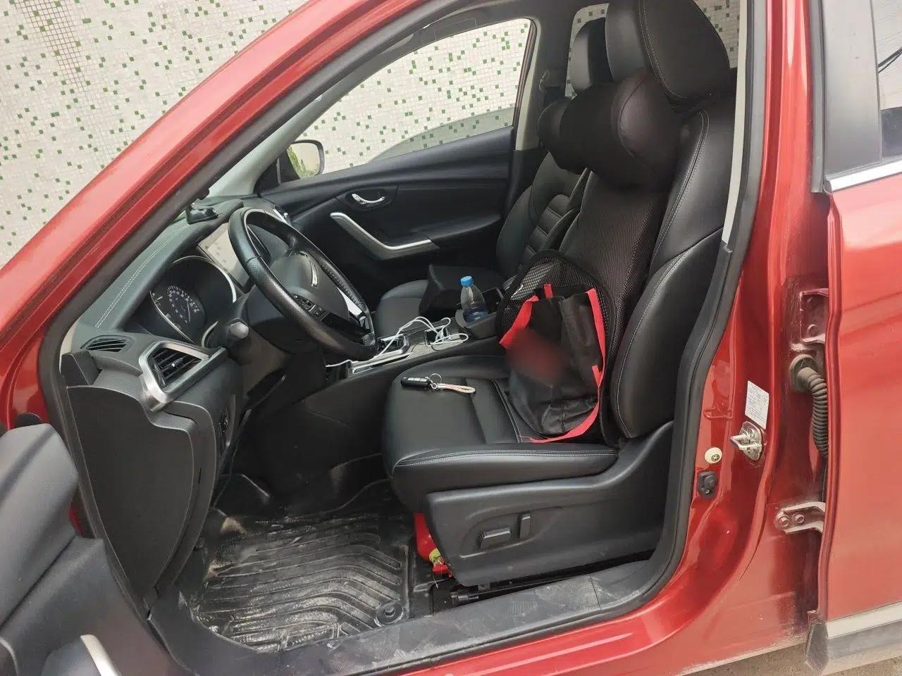 Venucia T90 2018 2.0L CVT Smart Connect Luxury Edition China V Standard — миниатюра 15