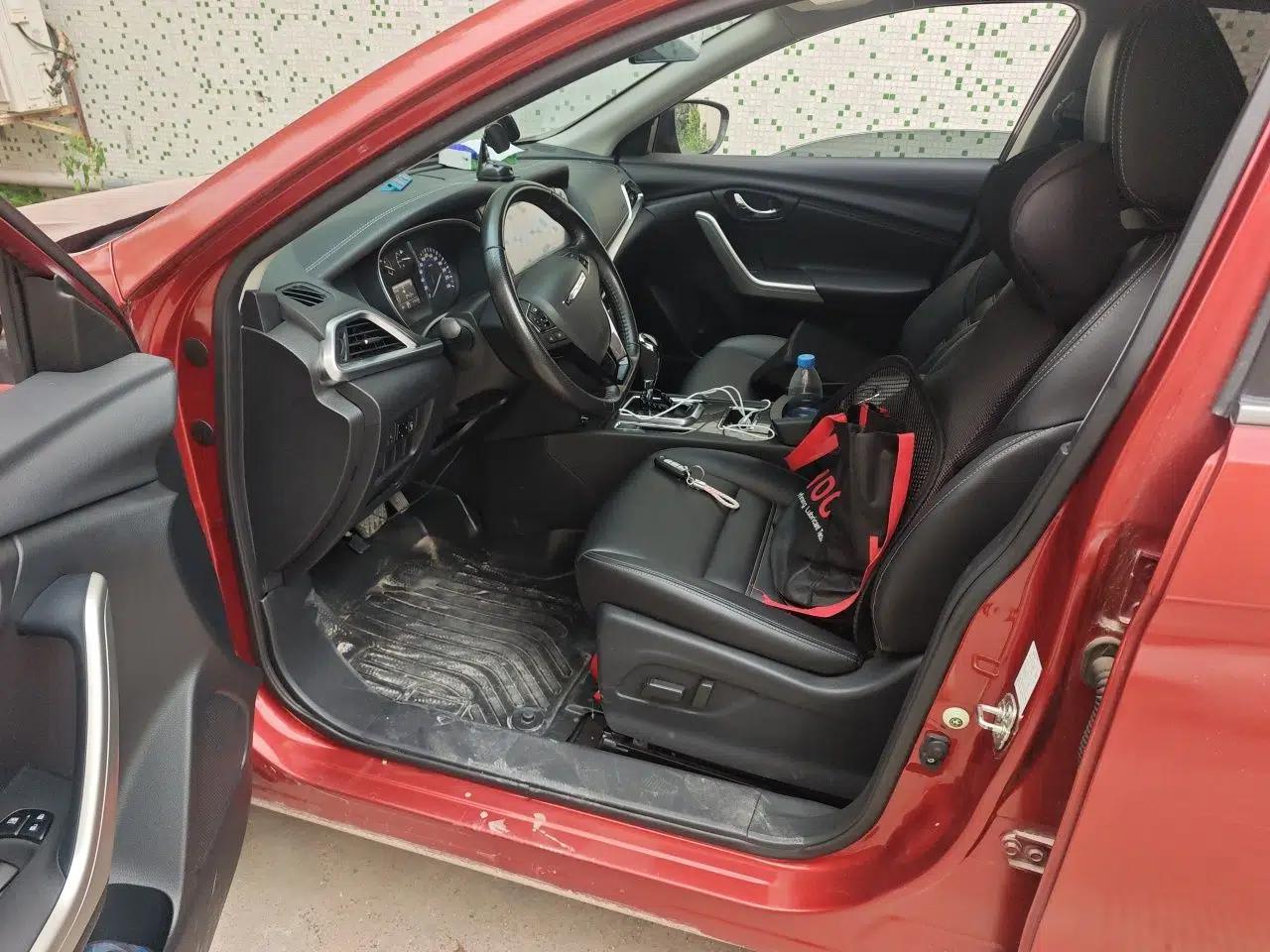 Venucia T90 2018 2.0L CVT Smart Connect Luxury Edition China V Standard — миниатюра 16