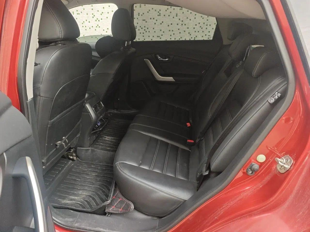 Venucia T90 2018 2.0L CVT Smart Connect Luxury Edition China V Standard — миниатюра 17