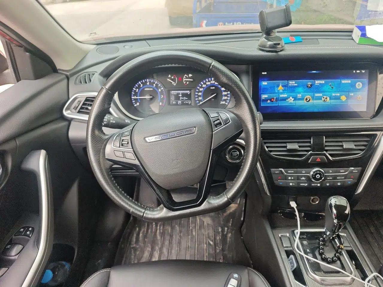Venucia T90 2018 2.0L CVT Smart Connect Luxury Edition China V Standard — миниатюра 10