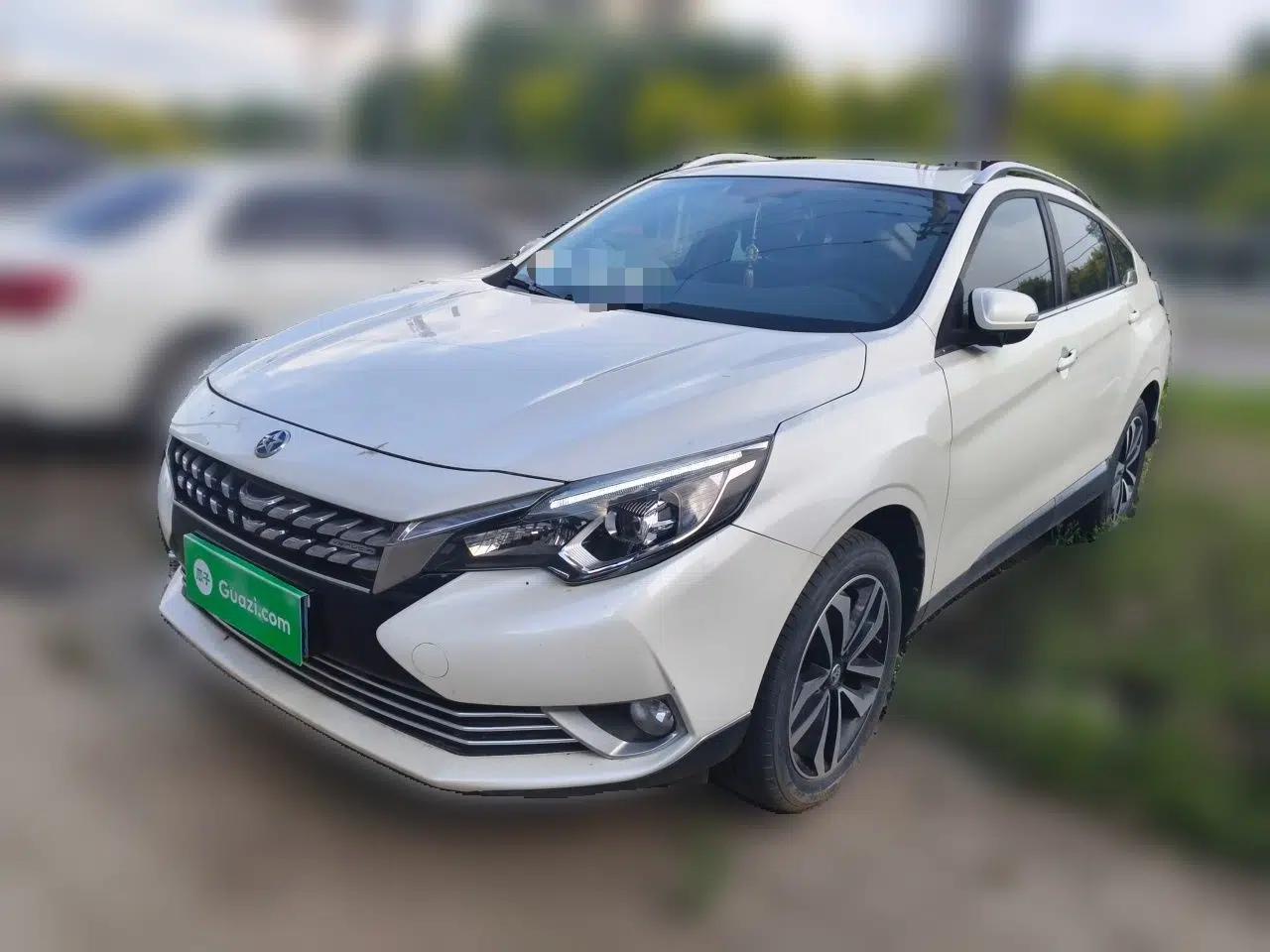 Venucia T90 2018 2.0L CVT Smart Connect Luxury Edition China V Standard — миниатюра 1