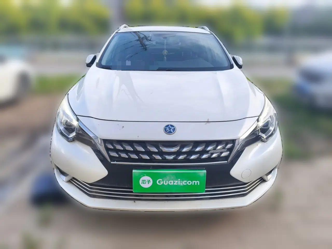 Venucia T90 2018 2.0L CVT Smart Connect Luxury Edition China V Standard — миниатюра 2