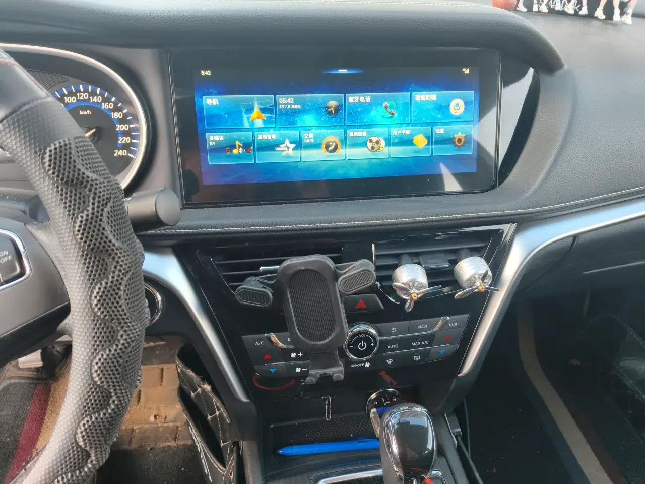 Venucia T90 2018 2.0L CVT Smart Connect Luxury Edition China V Standard — миниатюра 13