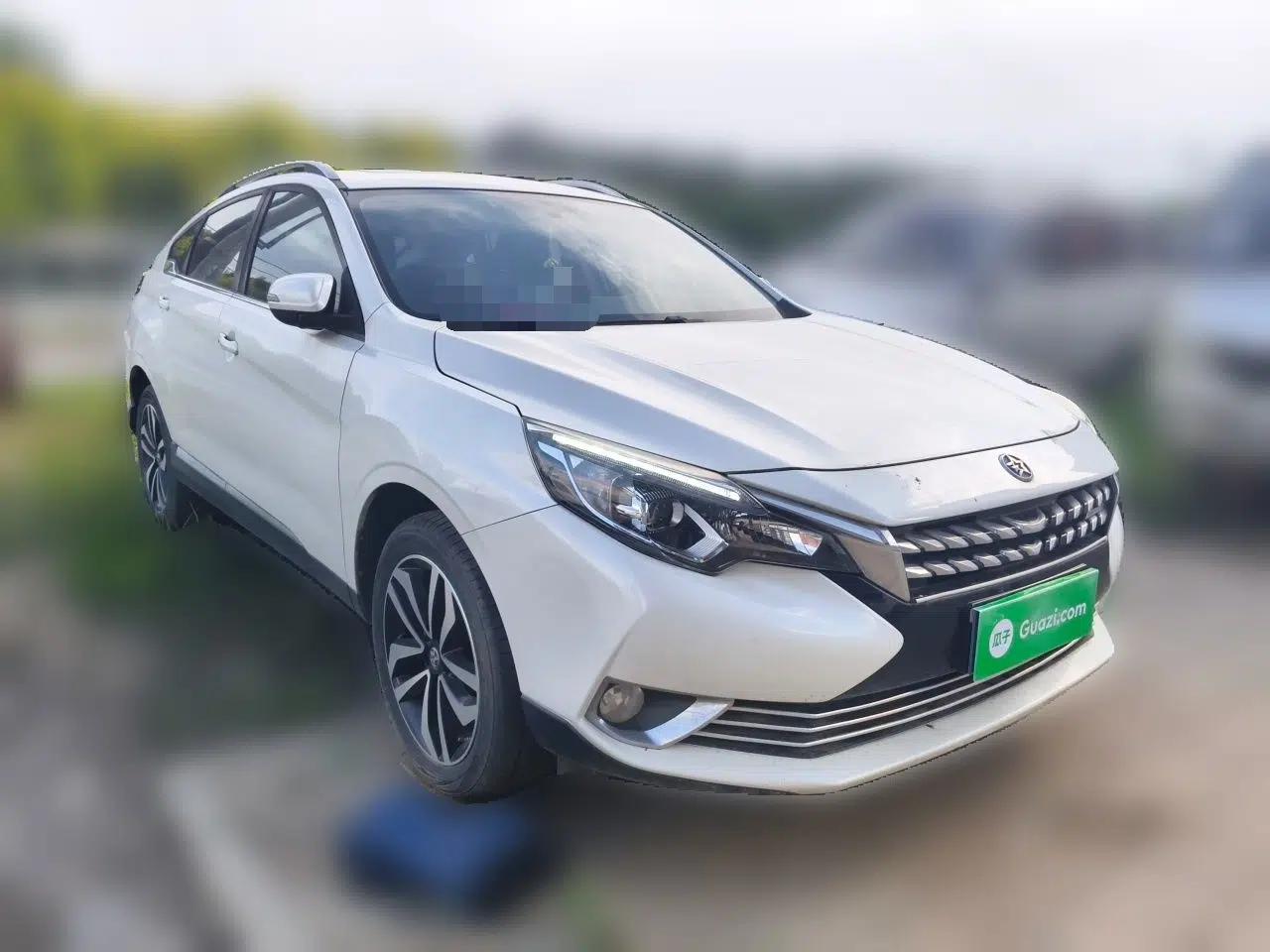 Venucia T90 2018 2.0L CVT Smart Connect Luxury Edition China V Standard — миниатюра 3