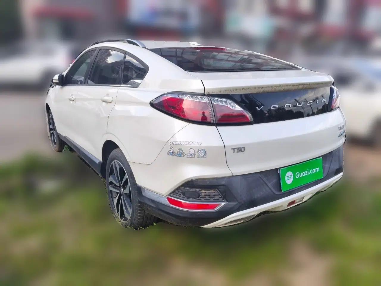 Venucia T90 2018 2.0L CVT Smart Connect Luxury Edition China V Standard — миниатюра 4